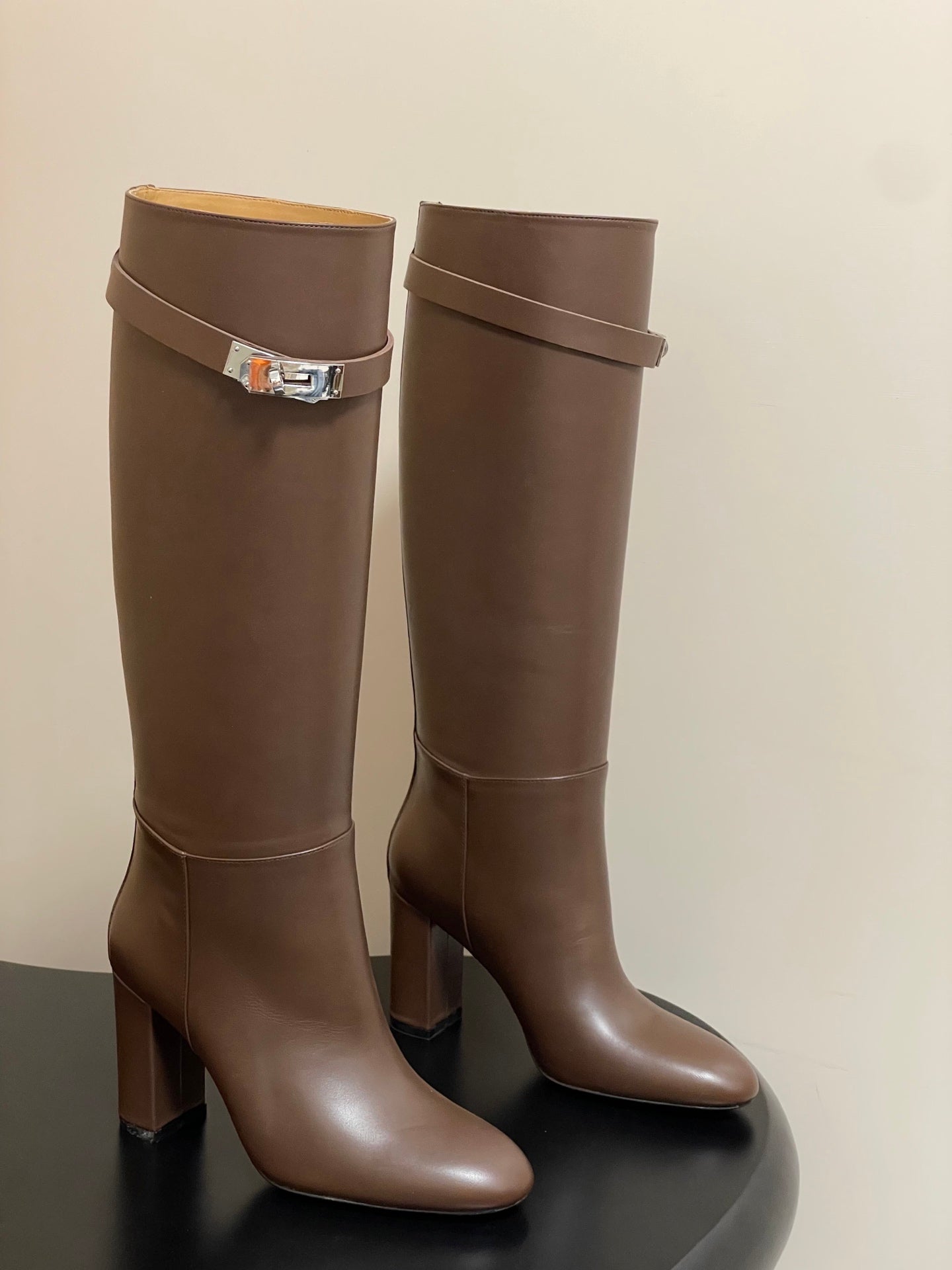 China Replica Hermes Women Shoes 350usd Only