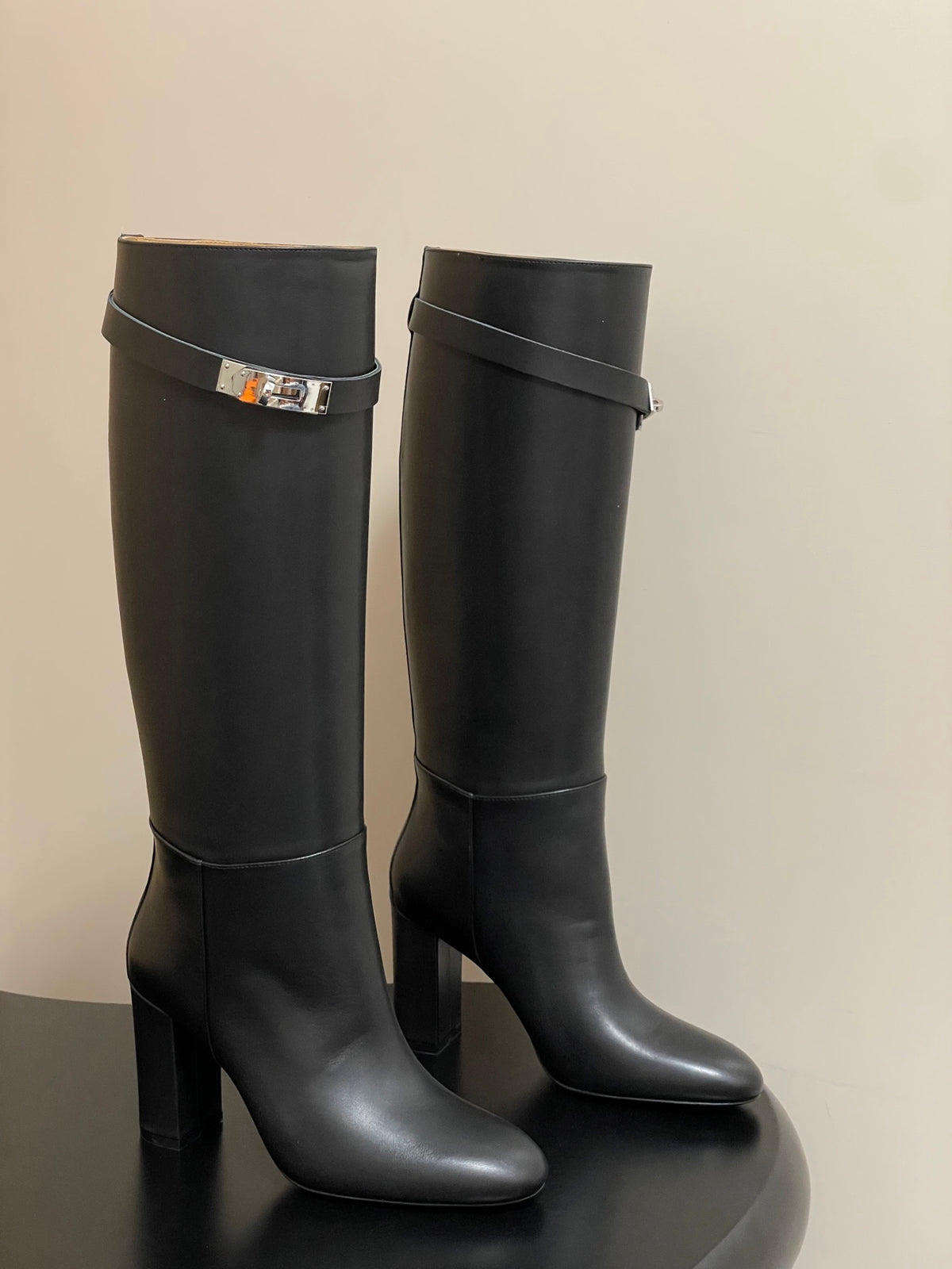 China Replica Hermes Women Shoes 350usd Only