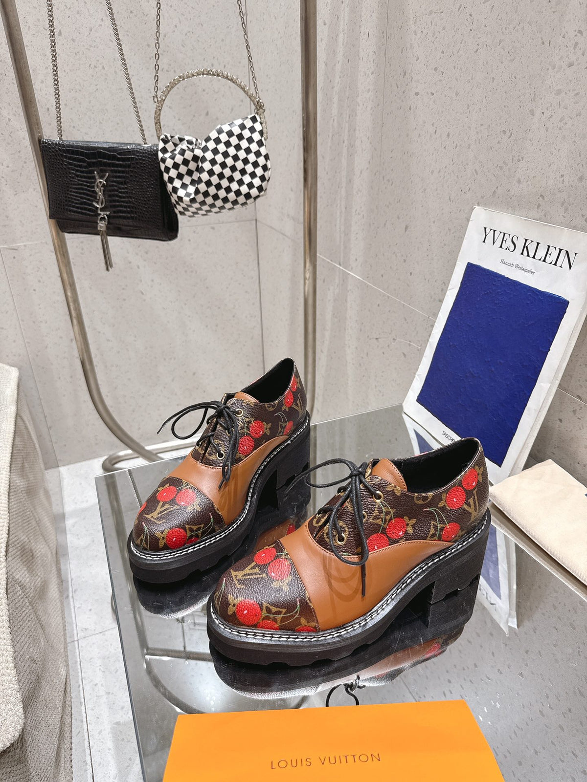 China Replica LV Women Shoes 122usd Only