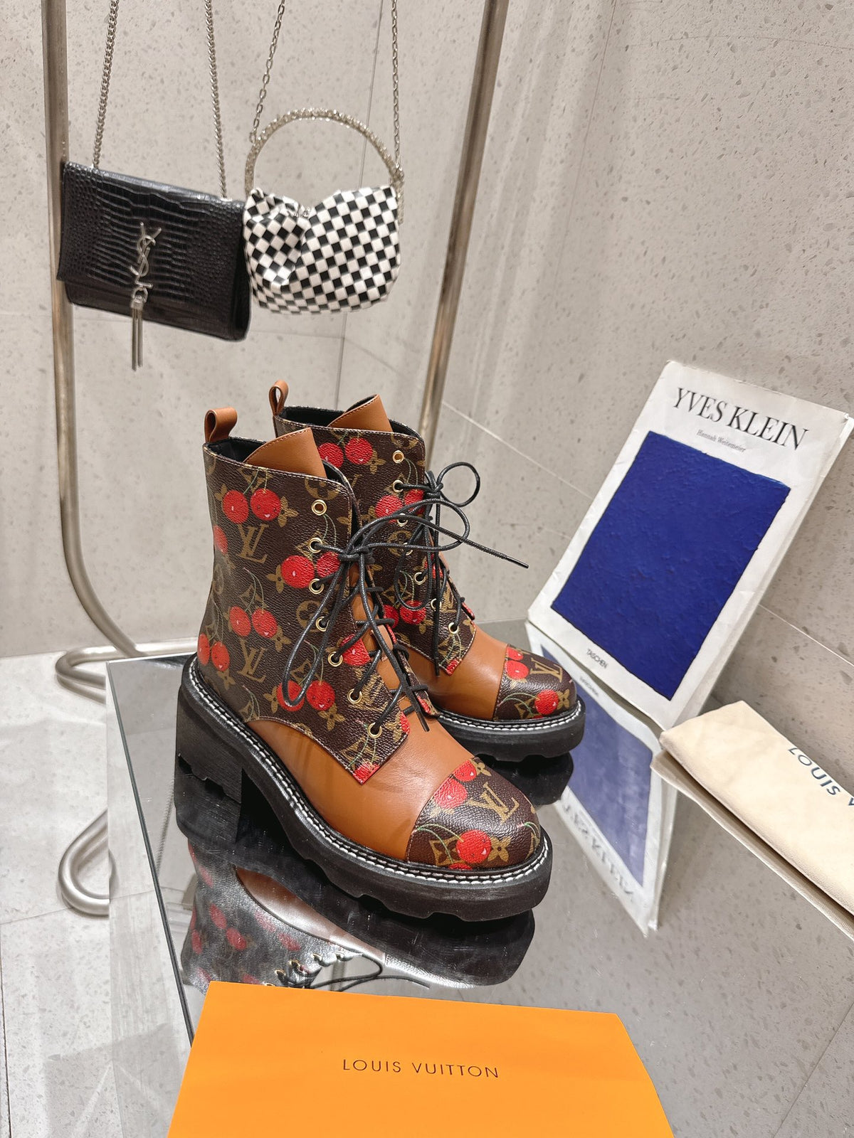 China Replica LV Women Shoes 136usd Only