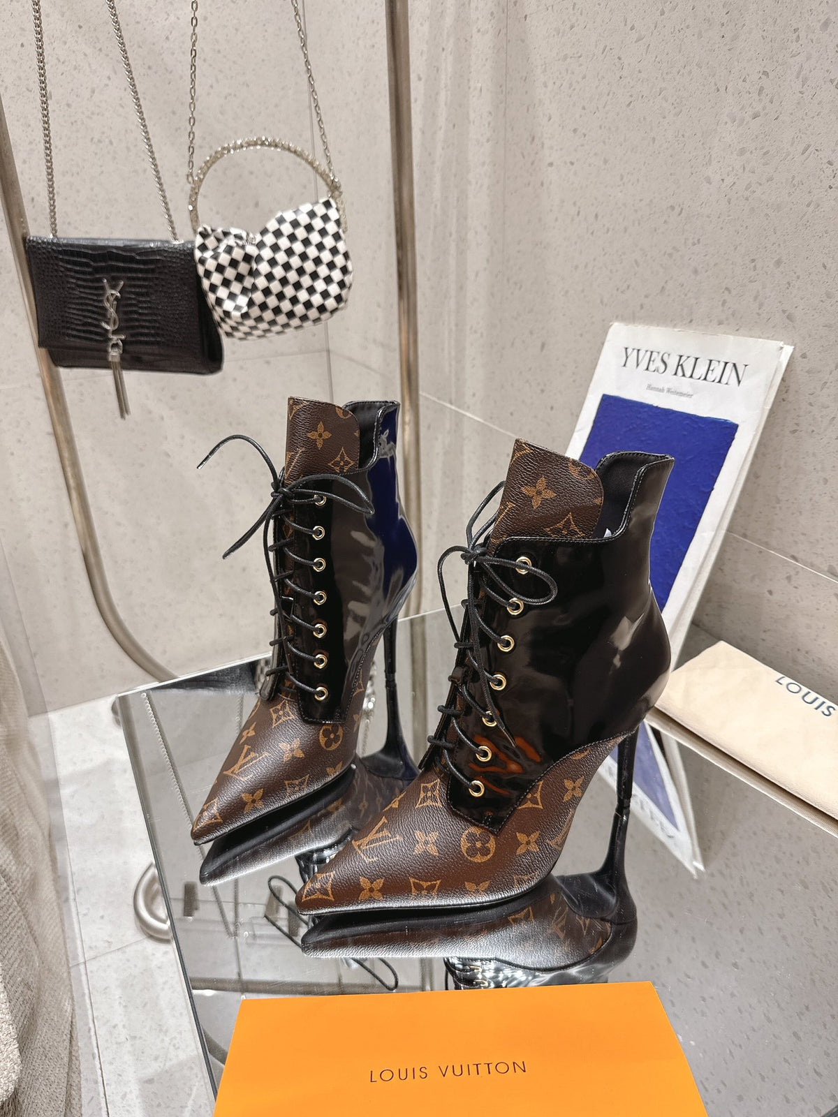 China Replica LV Women Shoes 136usd Only