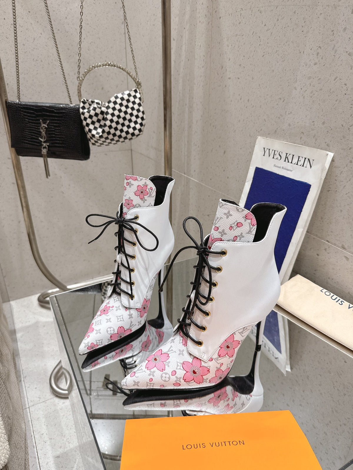 China Replica LV Women Shoes 136usd Only