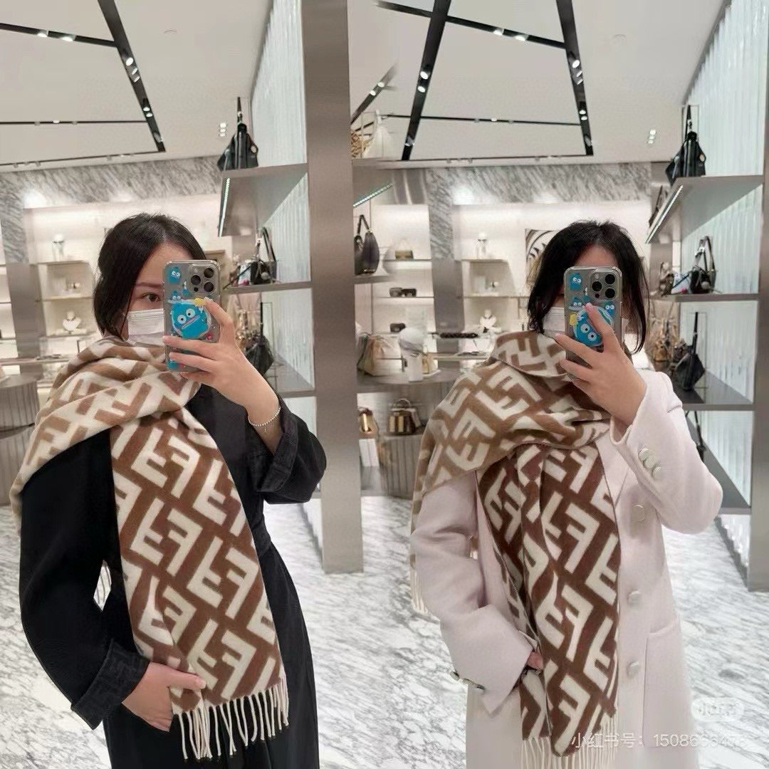 China Replica Fendi Scarf 48usd Only