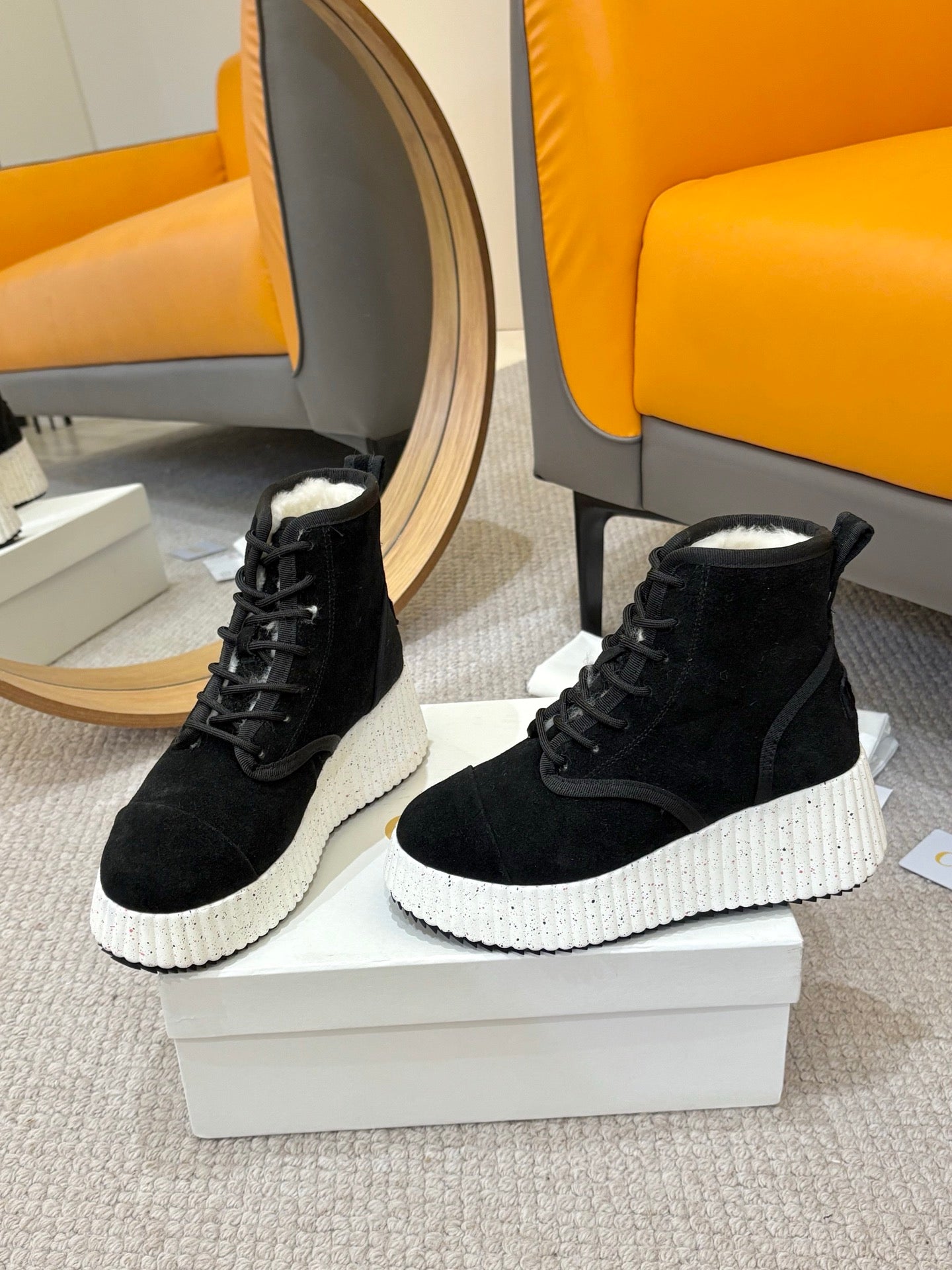 China Replica Loewe Women Shoes 108usd Only