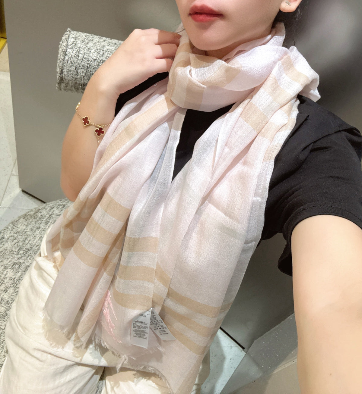 China Replica Burberry Scarf 58usd Only