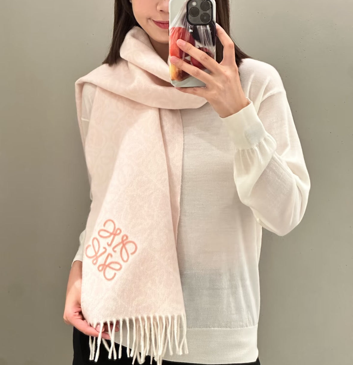 China Replica Loewe Scarf 48usd Only