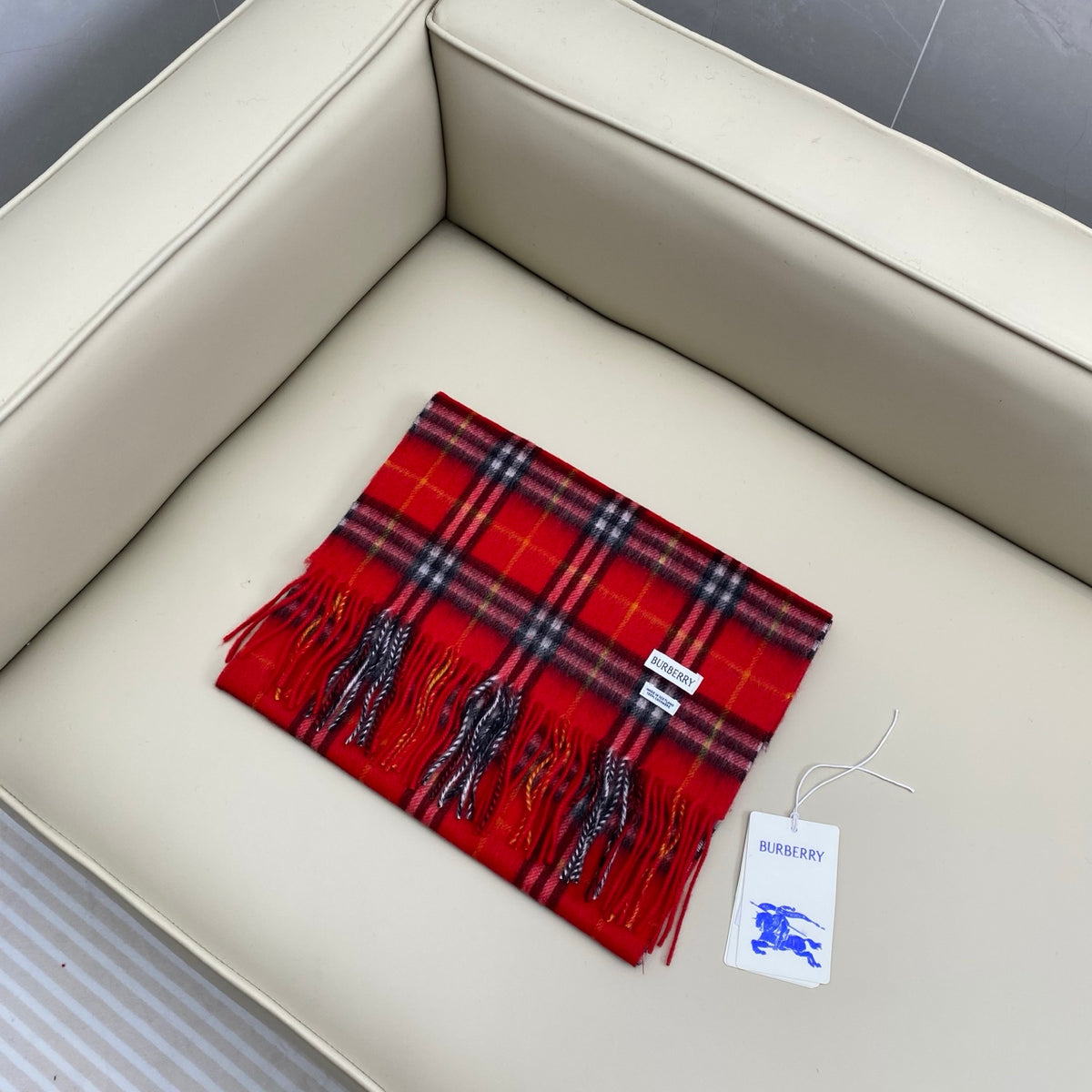 China Replica Burberry Scarf 50usd Only