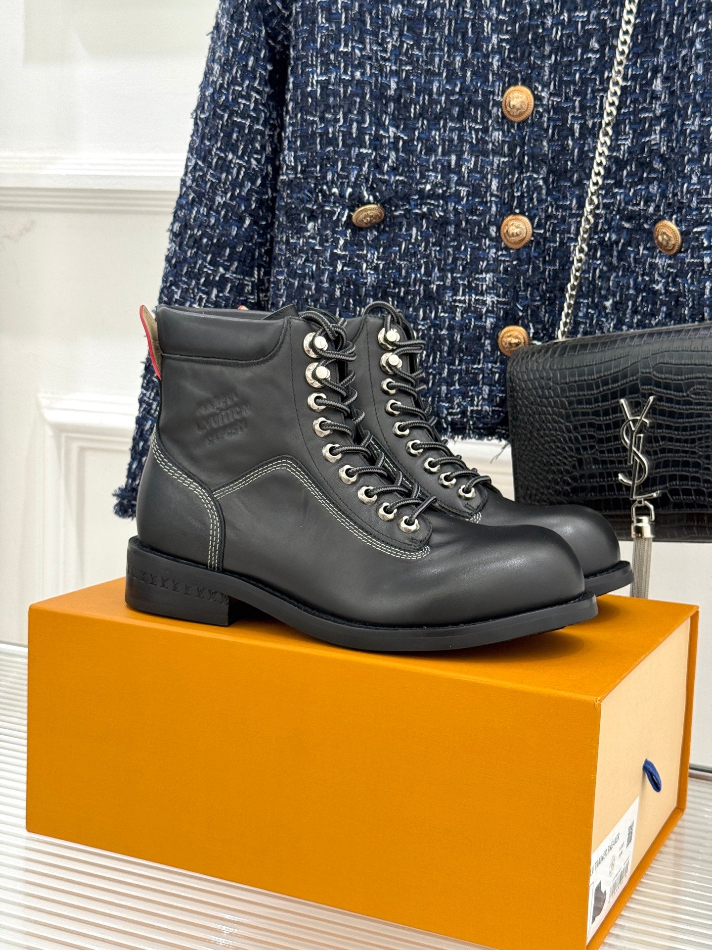 China Replica LV Women Shoes 158usd Only