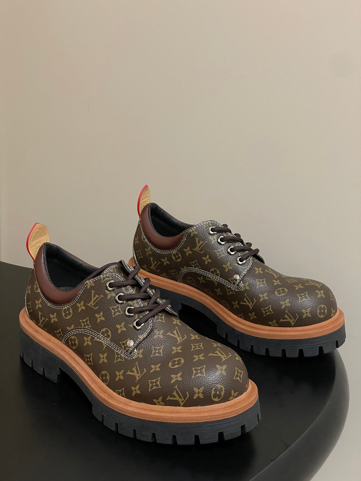 China Replica LV Women Shoes 136usd Only