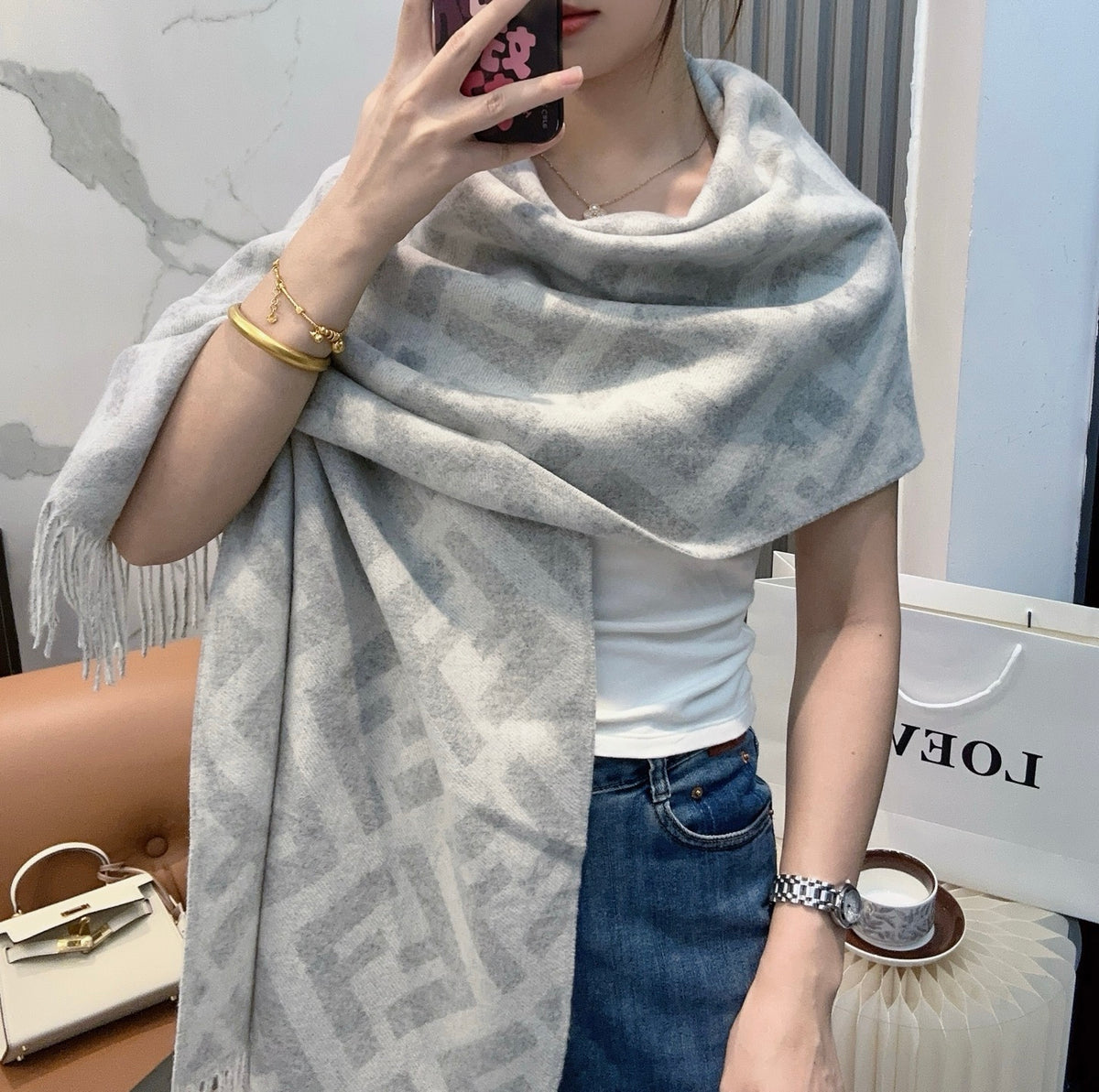China Replica Fendi Scarf 62usd Only