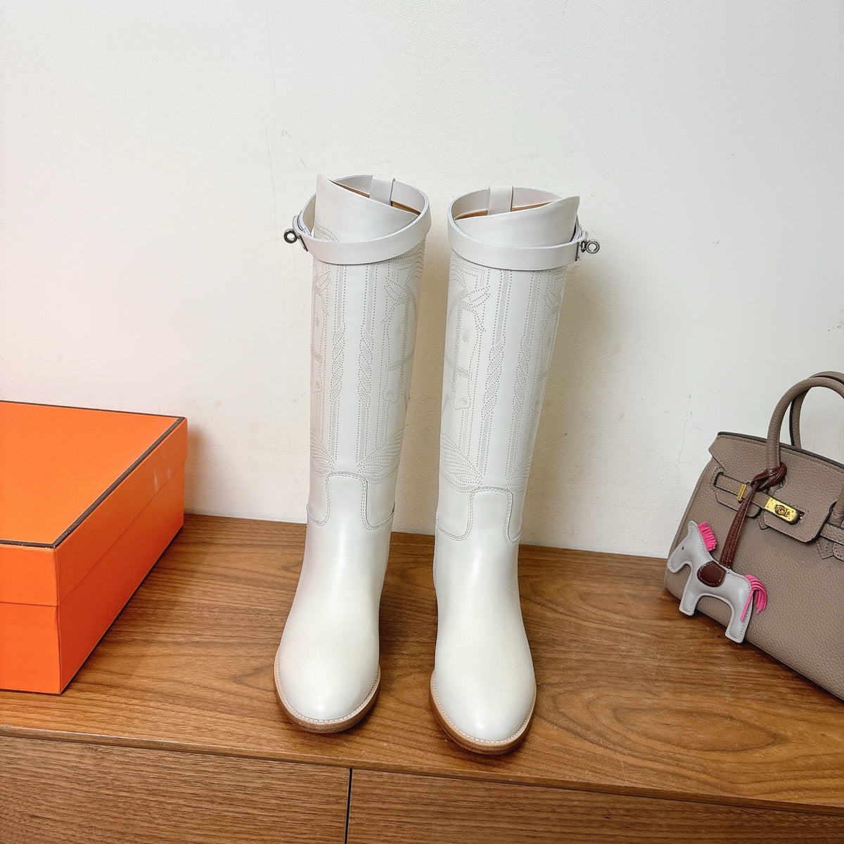 China Replica Hermes Women Shoes 350usd Only