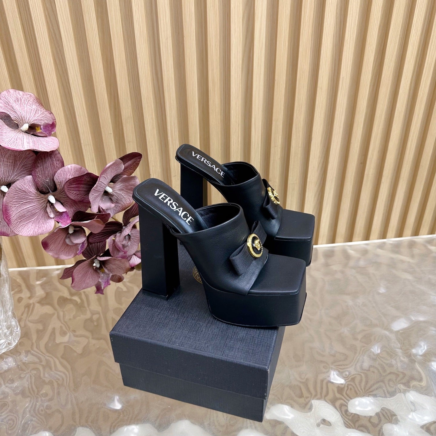 China Replica Versace Women Shoes 108usd Only