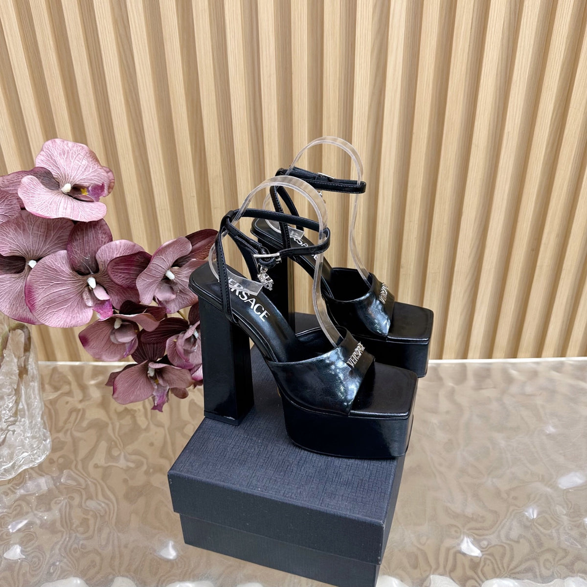 China Replica Versace Women Shoes 112usd Only