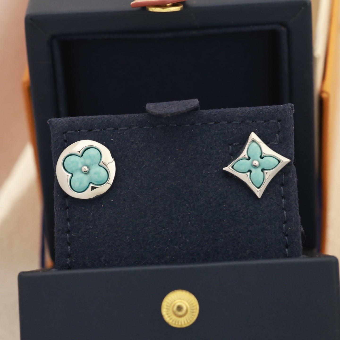 China Replica LV Earrings 29usd Only
