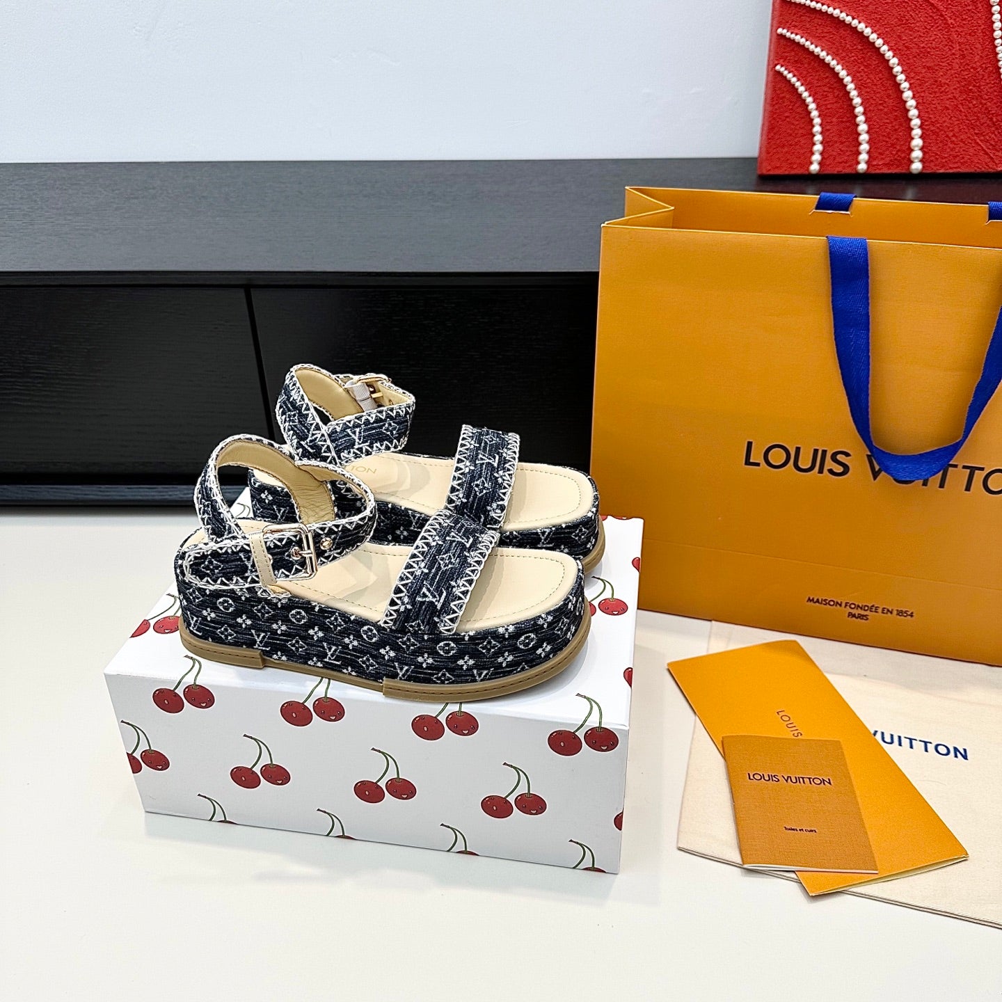 China Replica LV Women Shoes 105usd Only