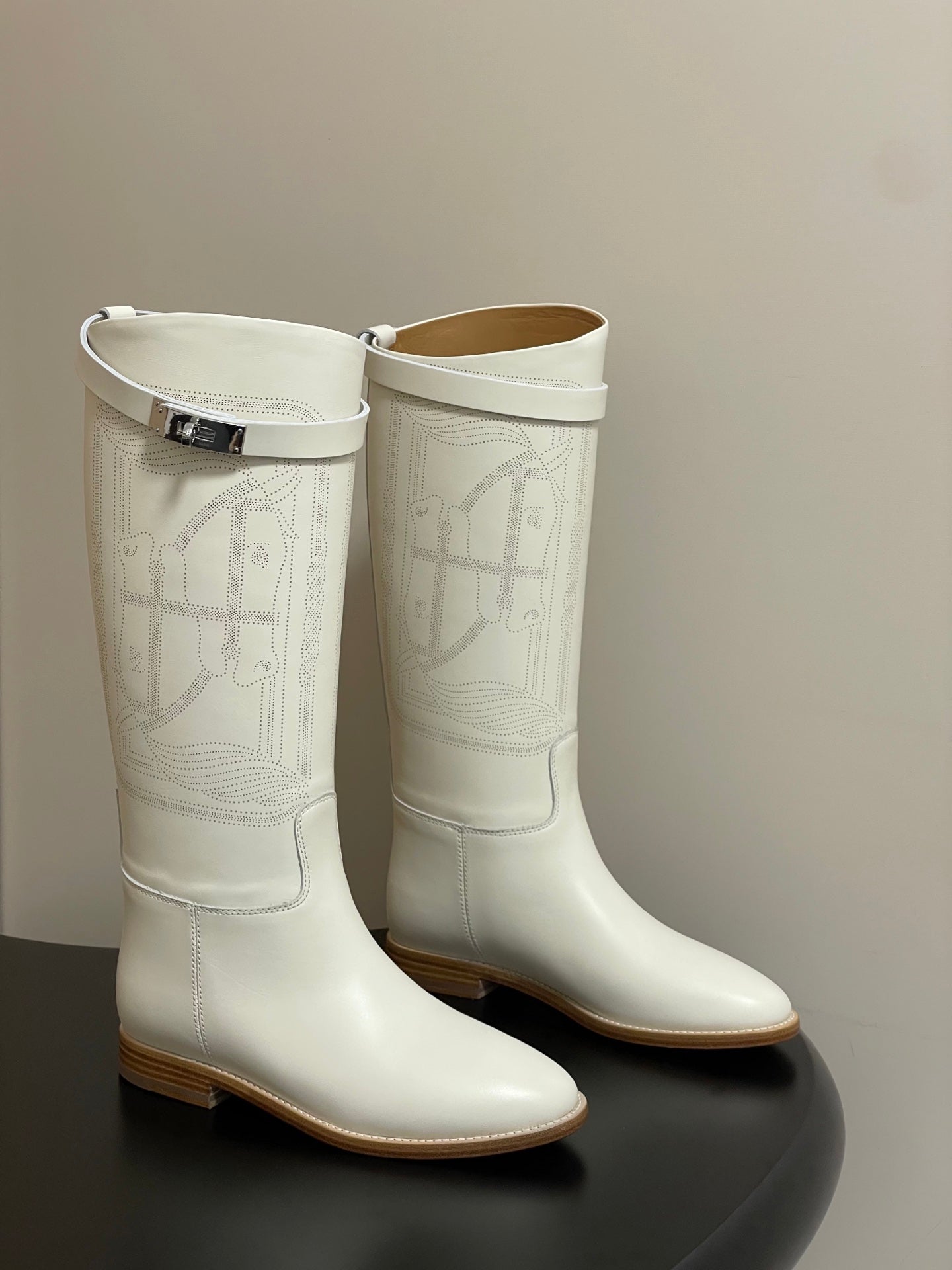 China Replica Hermes Women Shoes 350usd Only