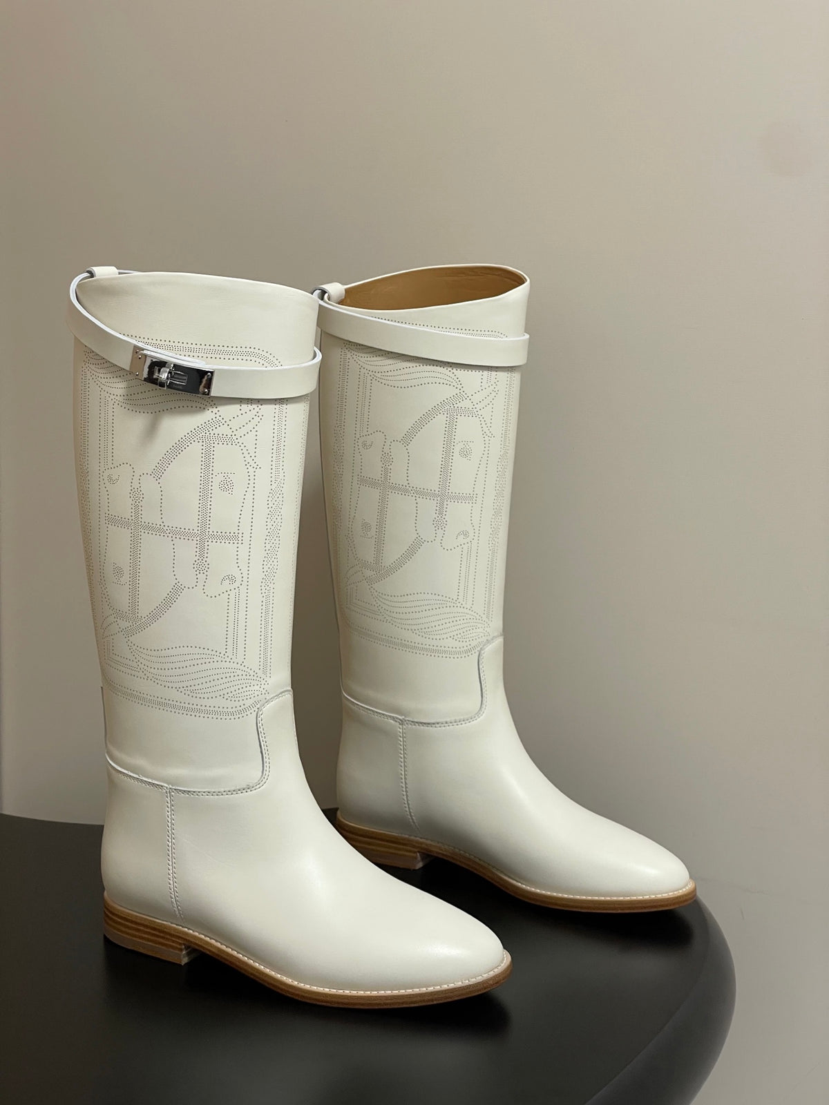 China Replica Hermes Women Shoes 350usd Only