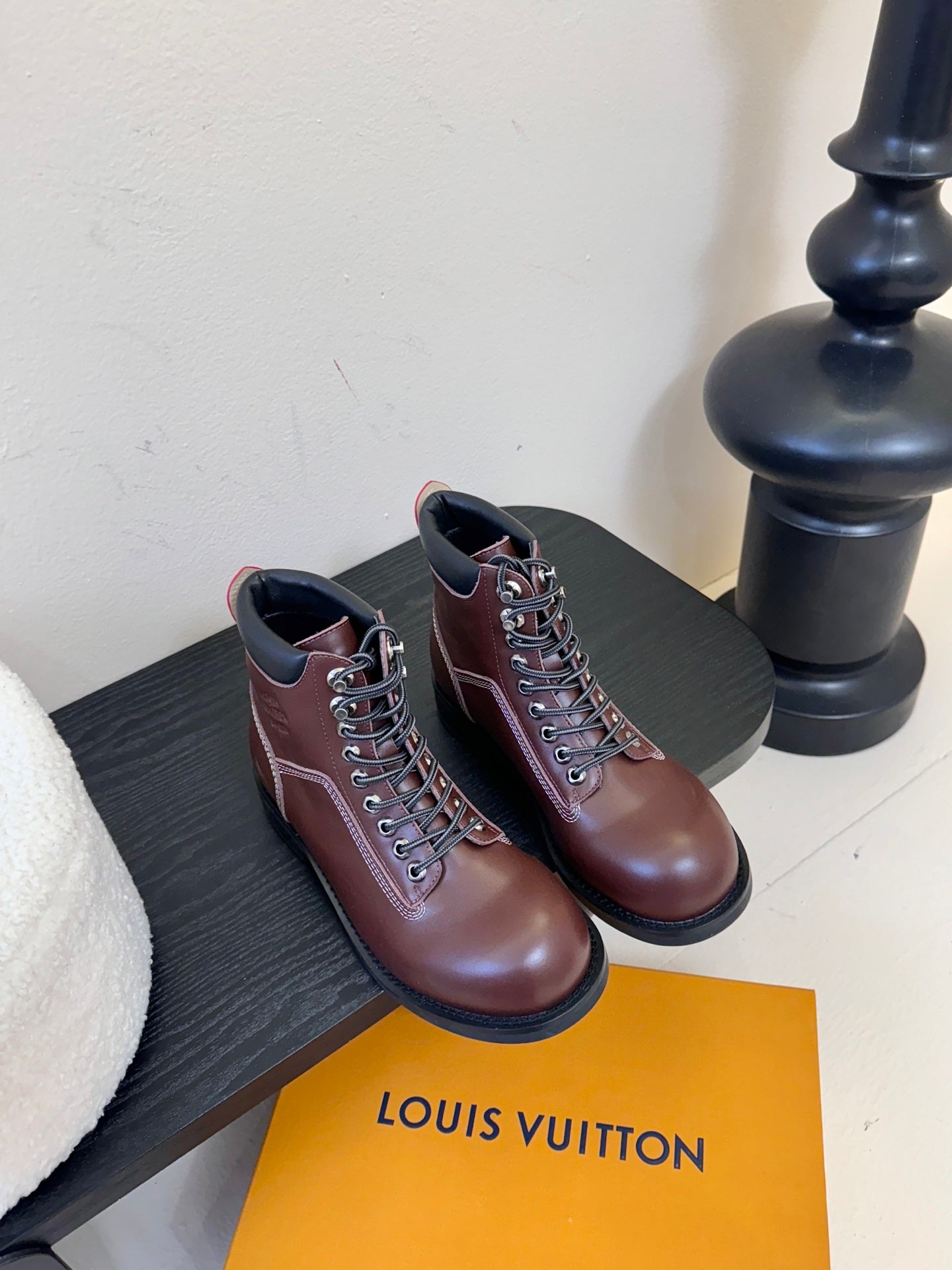 China Replica LV Women Shoes 158usd Only