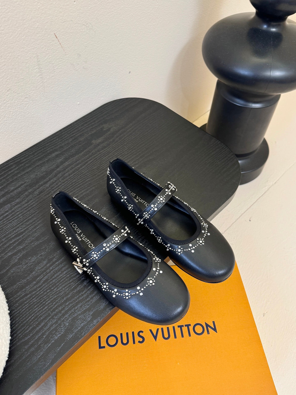 China Replica LV Women Shoes 122usd Only