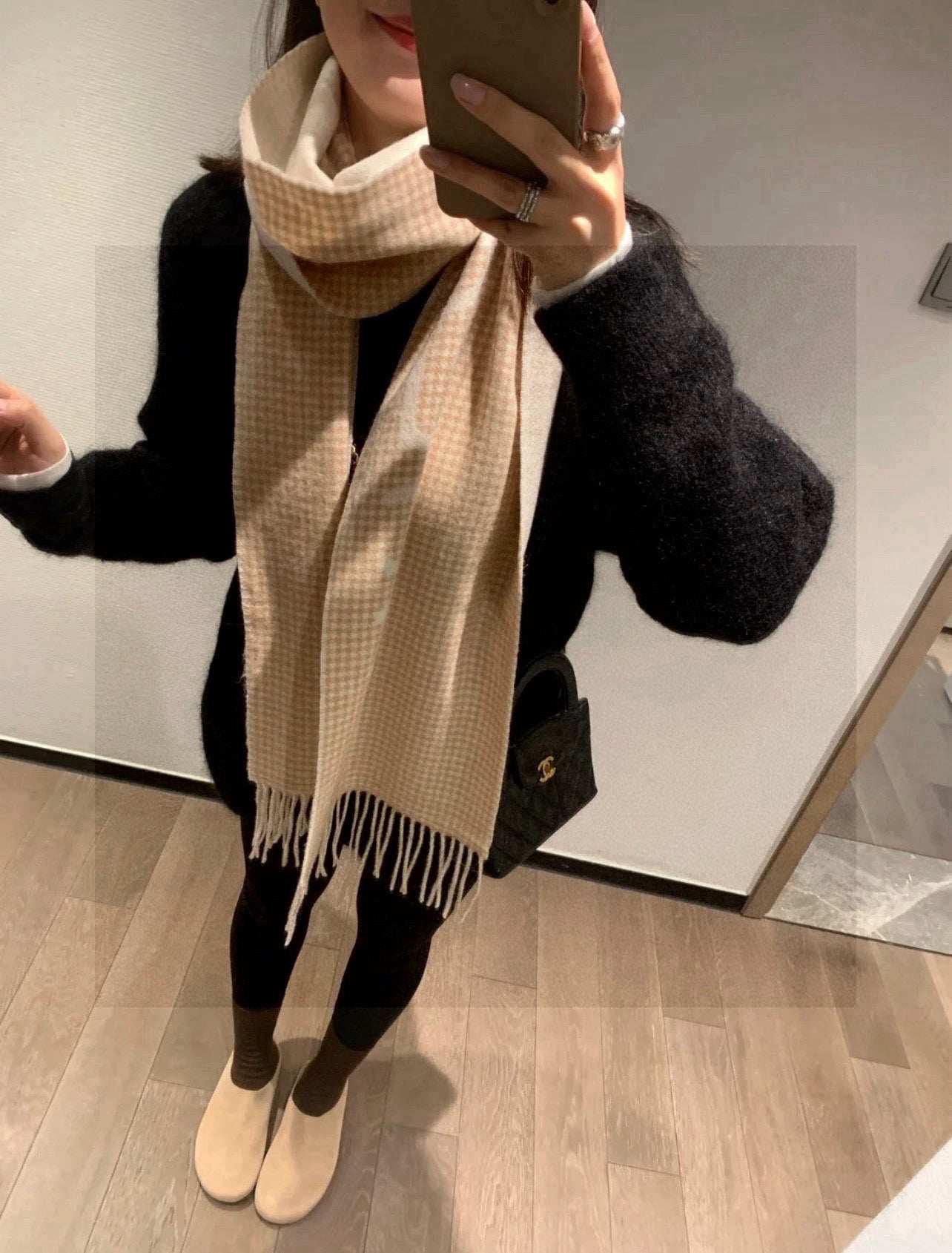China Replica Gucci Scarf 64usd Only