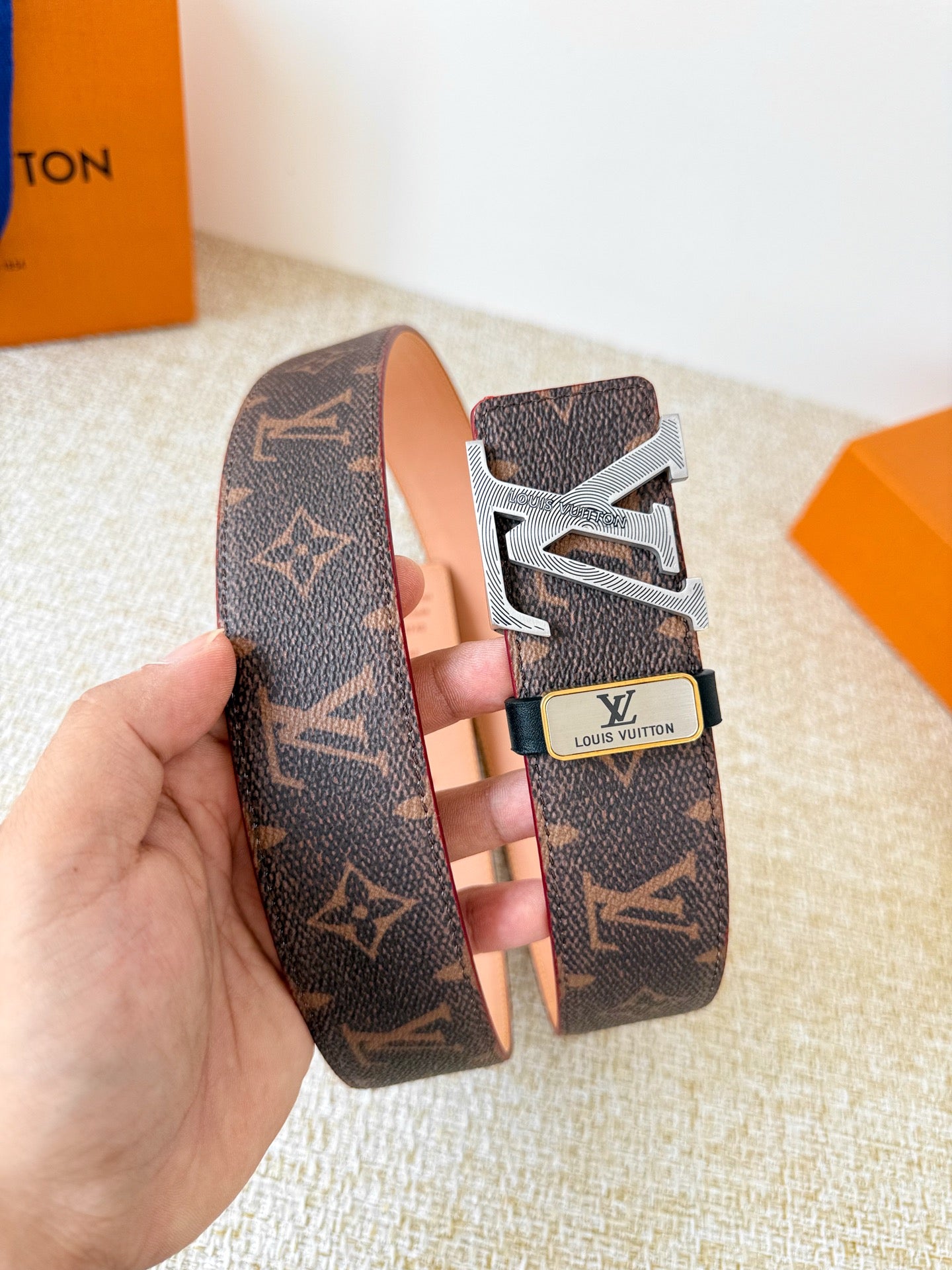 China Replica LV Belts 52usd Only