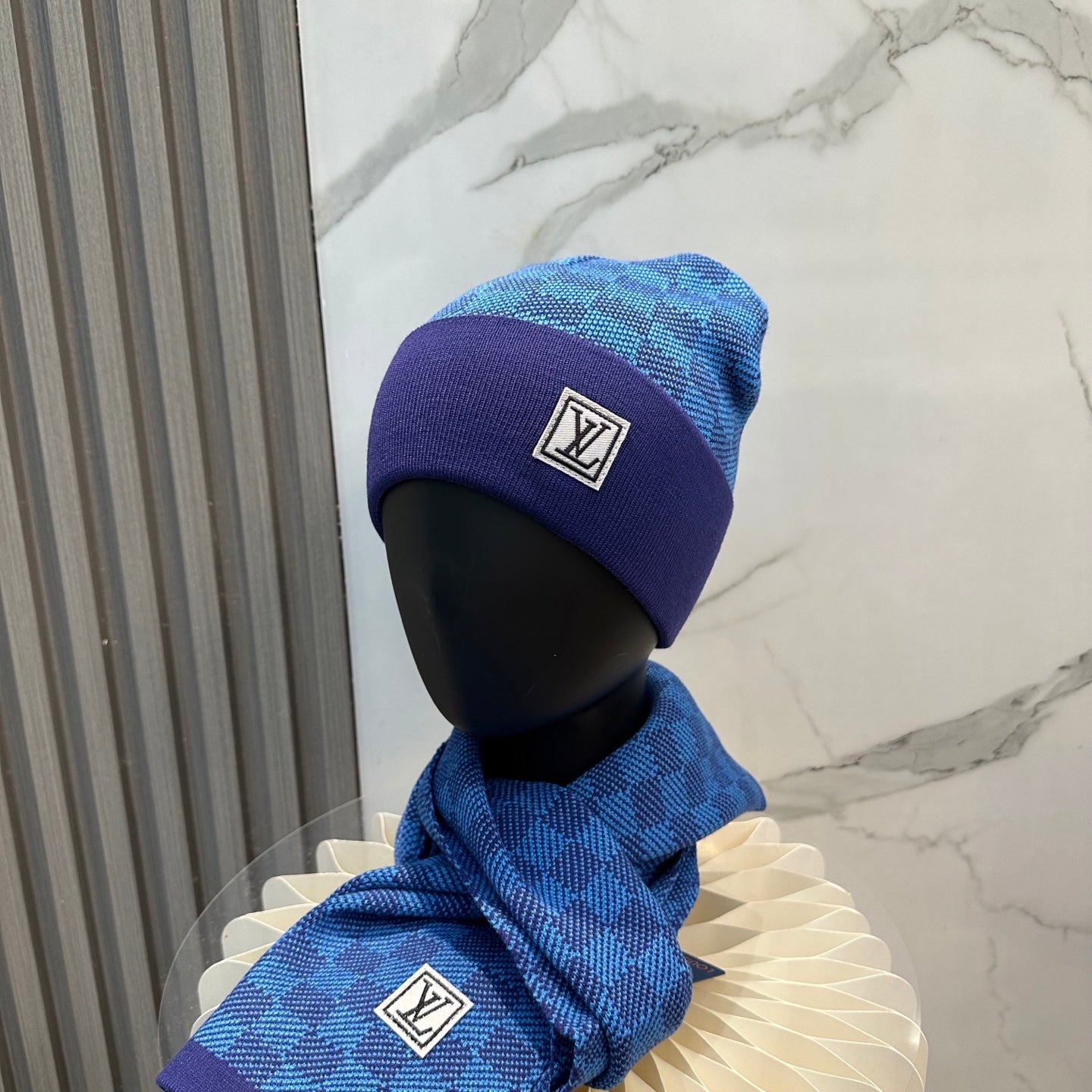 China Replica LV Scarf 38usd Only