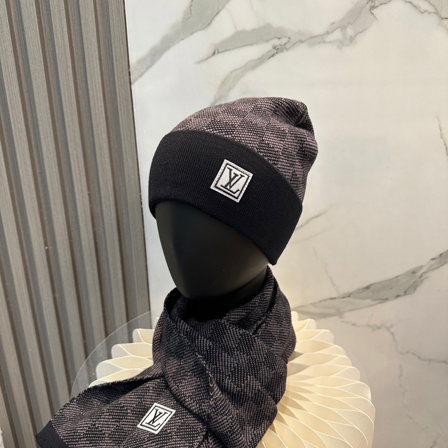 China Replica LV Scarf 38usd Only