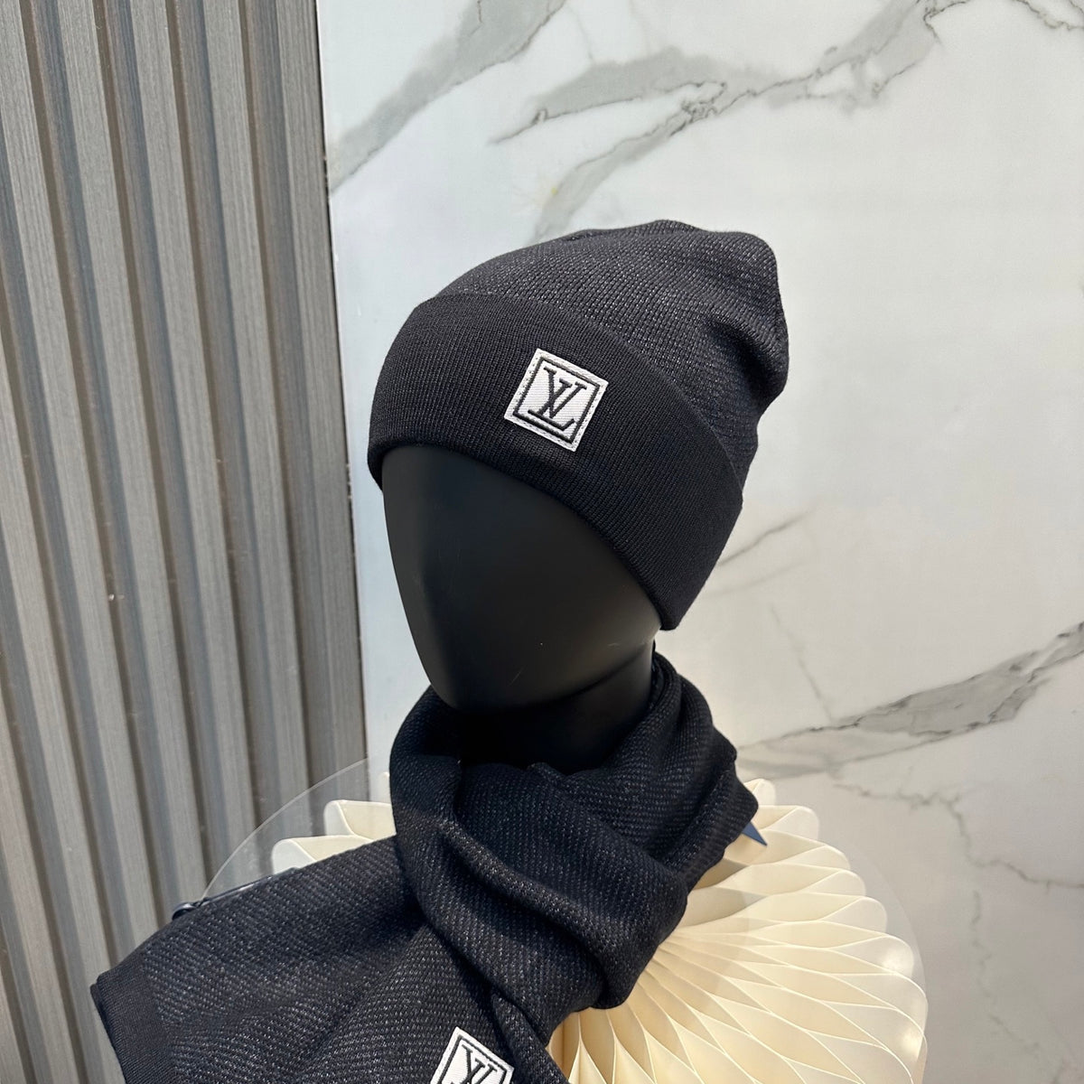 China Replica LV Scarf 38usd Only