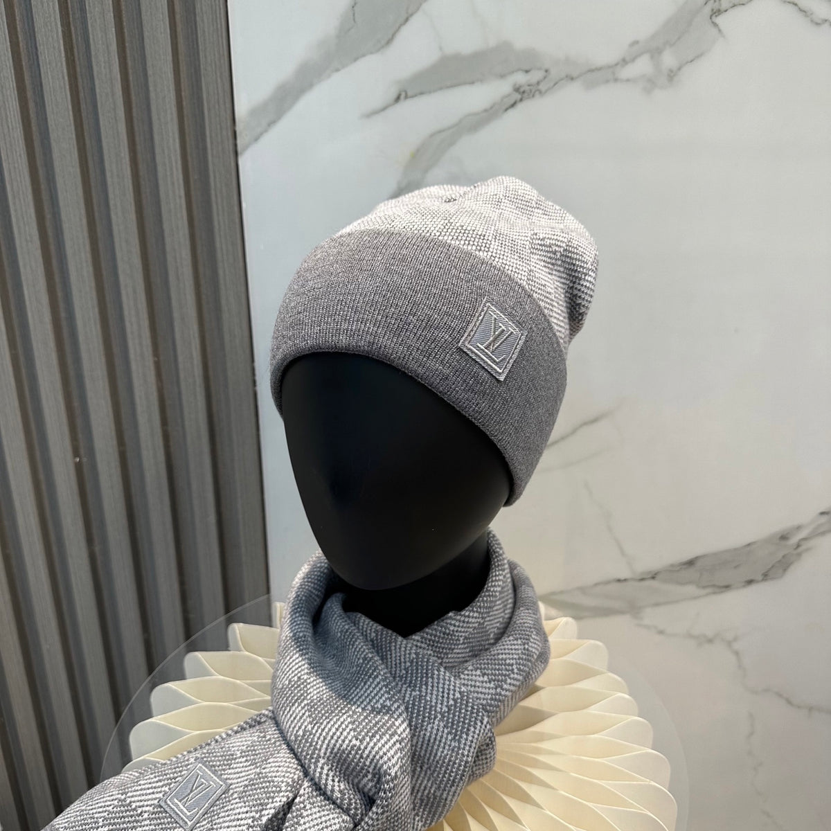 China Replica LV Scarf 38usd Only