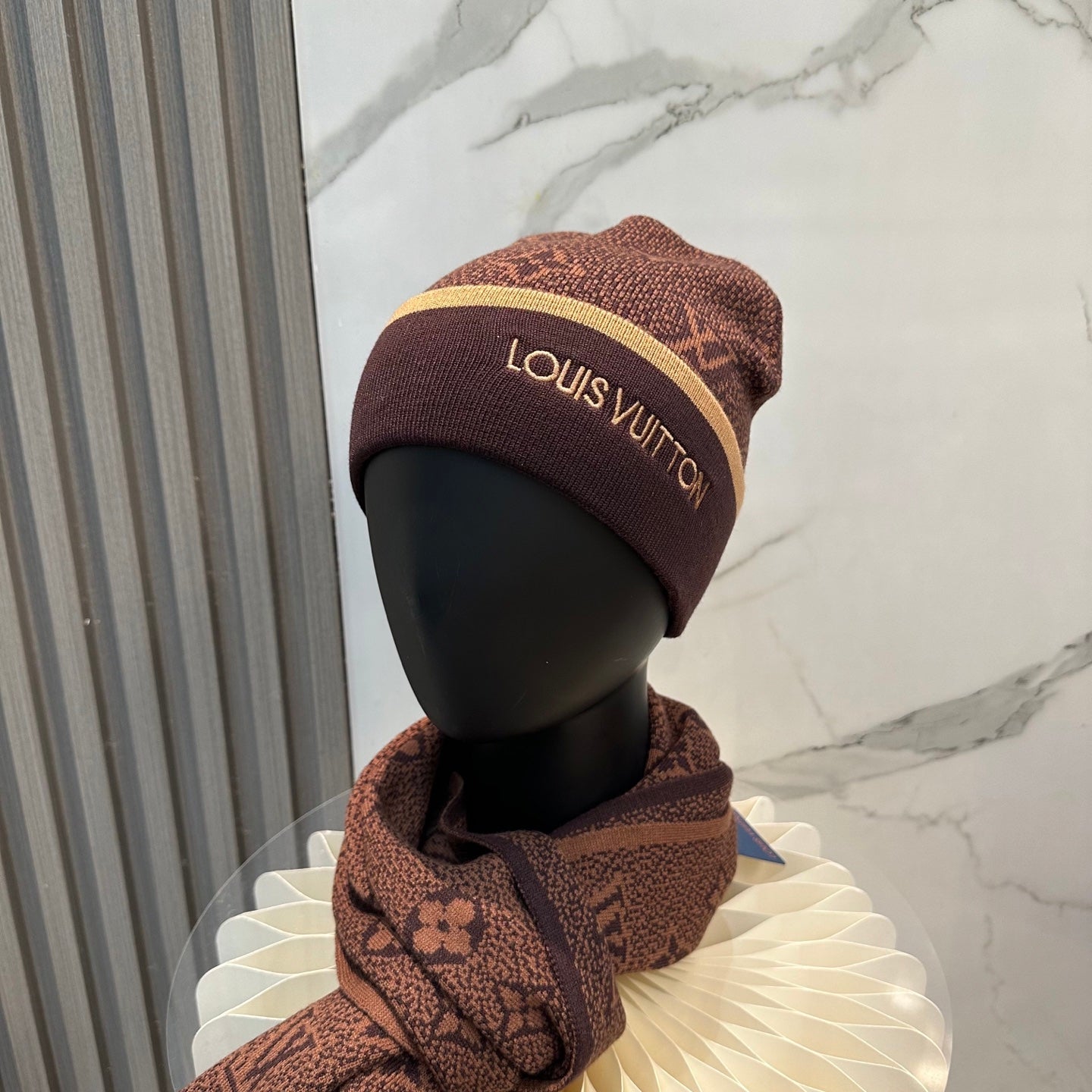 China Replica LV Scarf 38usd Only