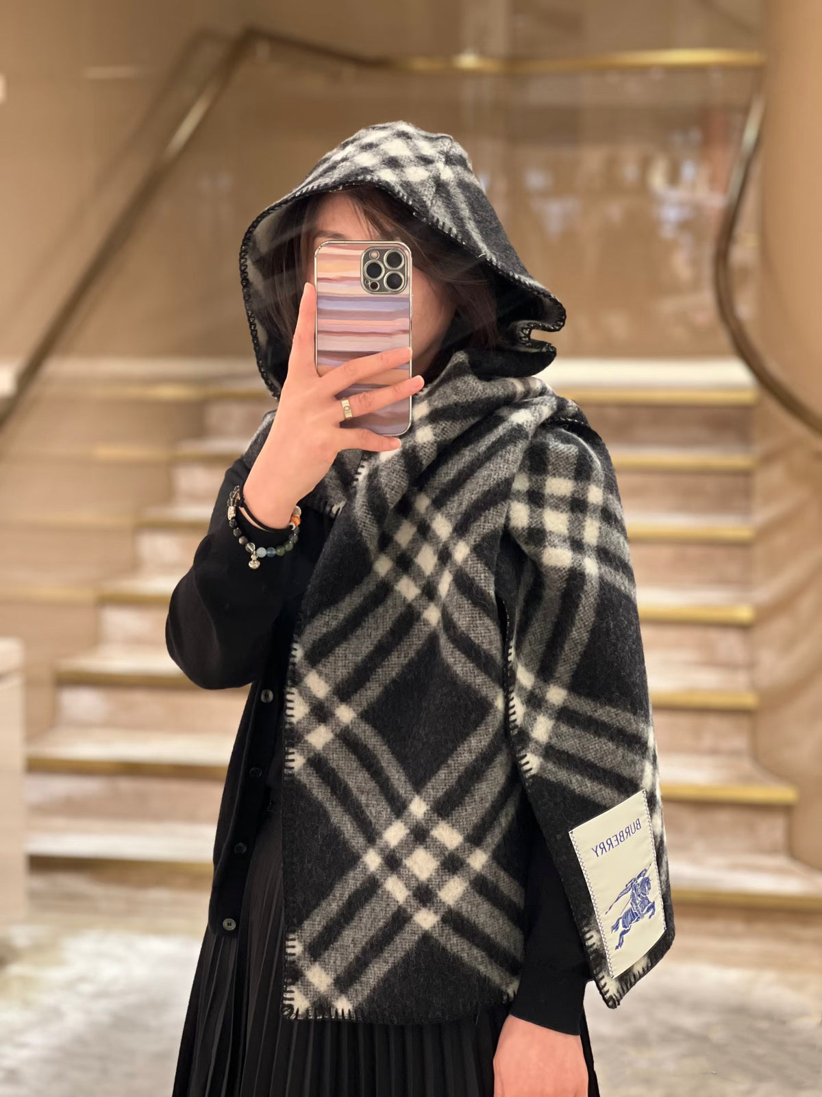 China Replica Burberry Scarf 62usd Only