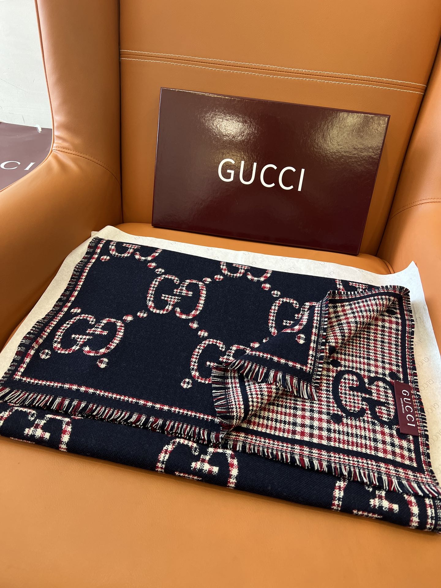 China Replica Gucci Scarf 120usd Only