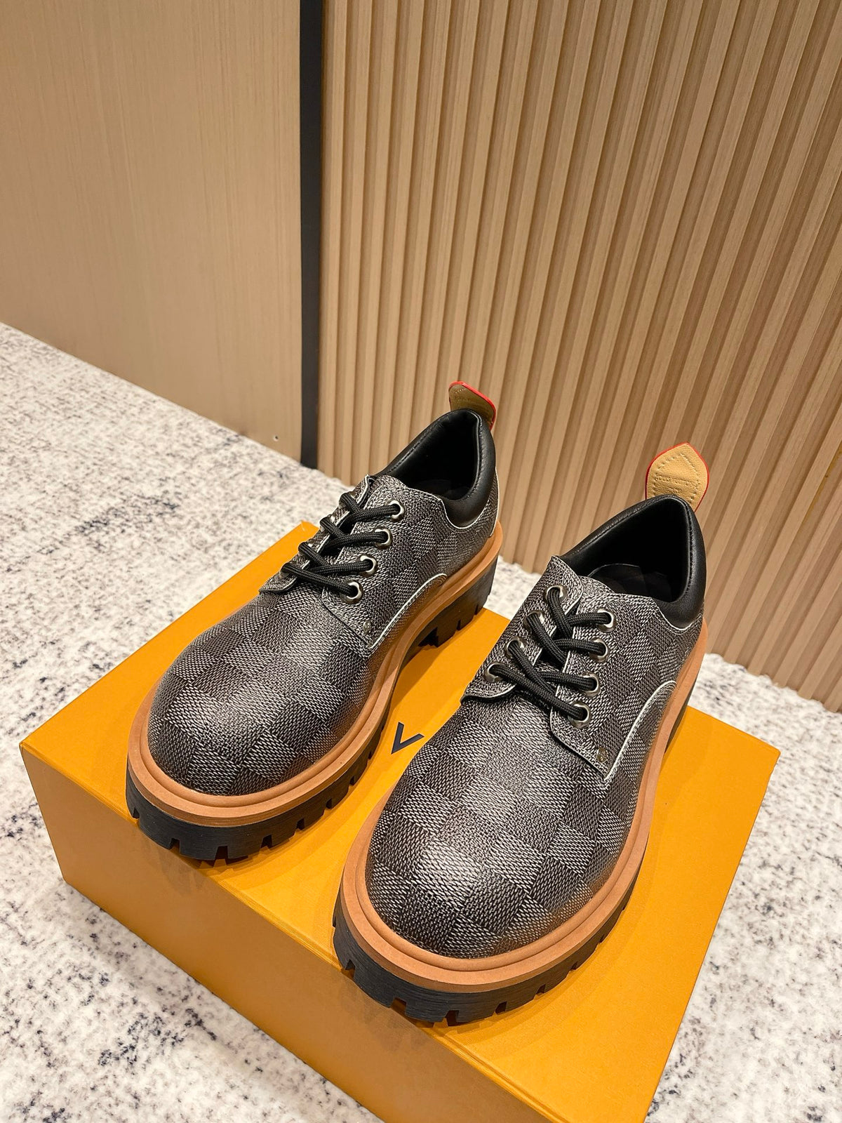 China Replica LV Women Shoes 140usd Only