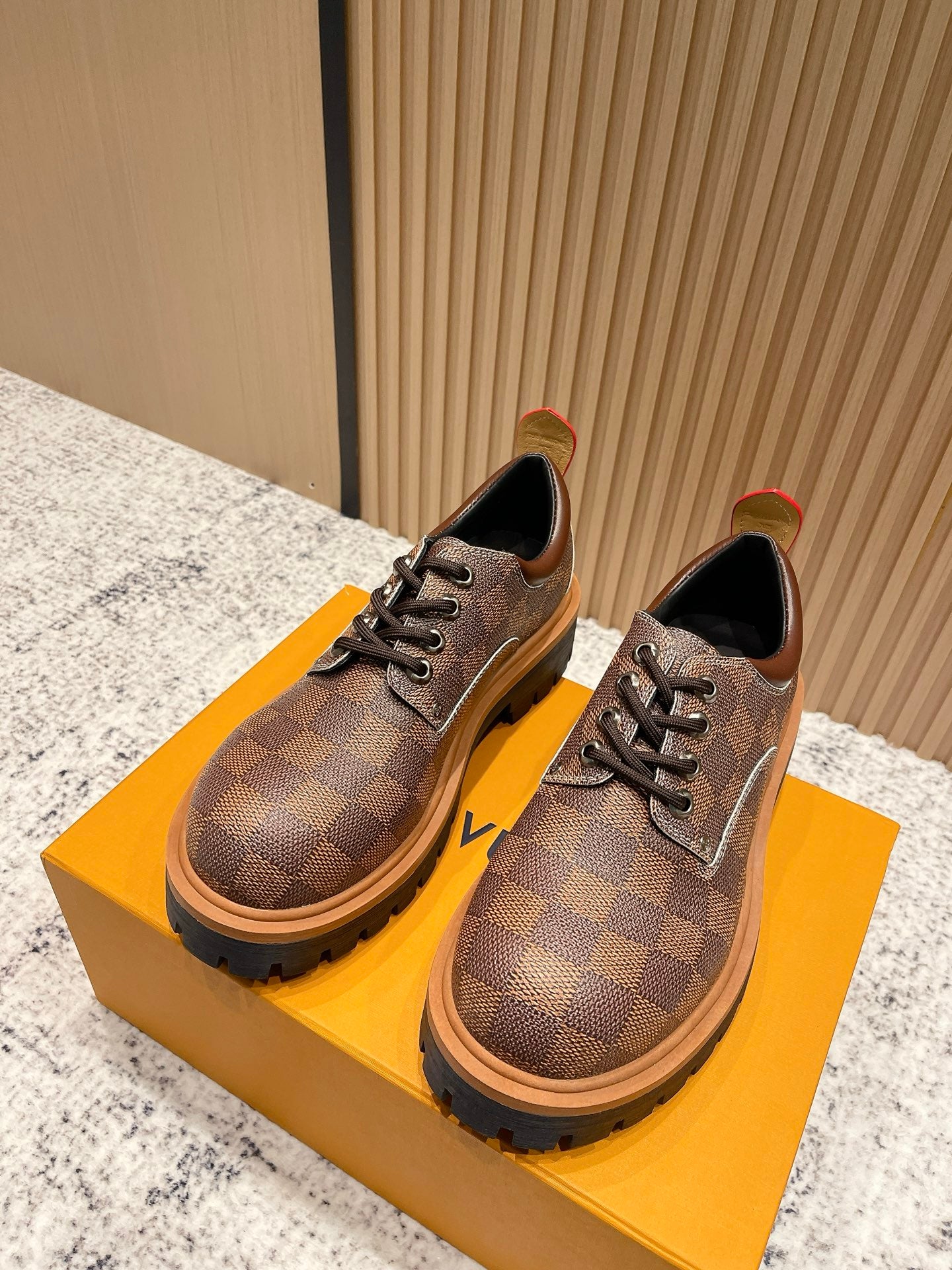China Replica LV Women Shoes 140usd Only