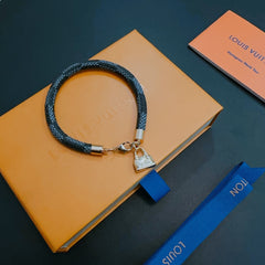 China Replica LV Bracelets 30usd Only