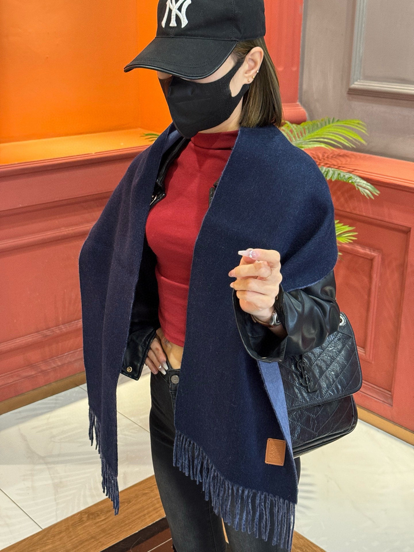 China Replica Loewe Scarf 50usd Only