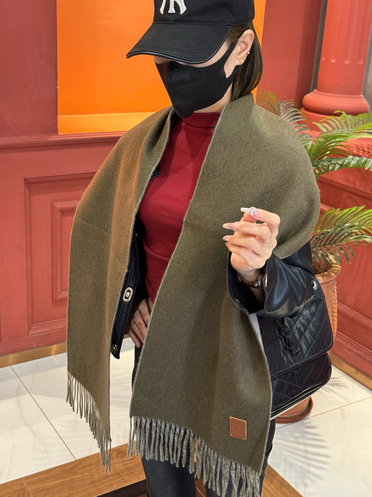 China Replica Loewe Scarf 50usd Only