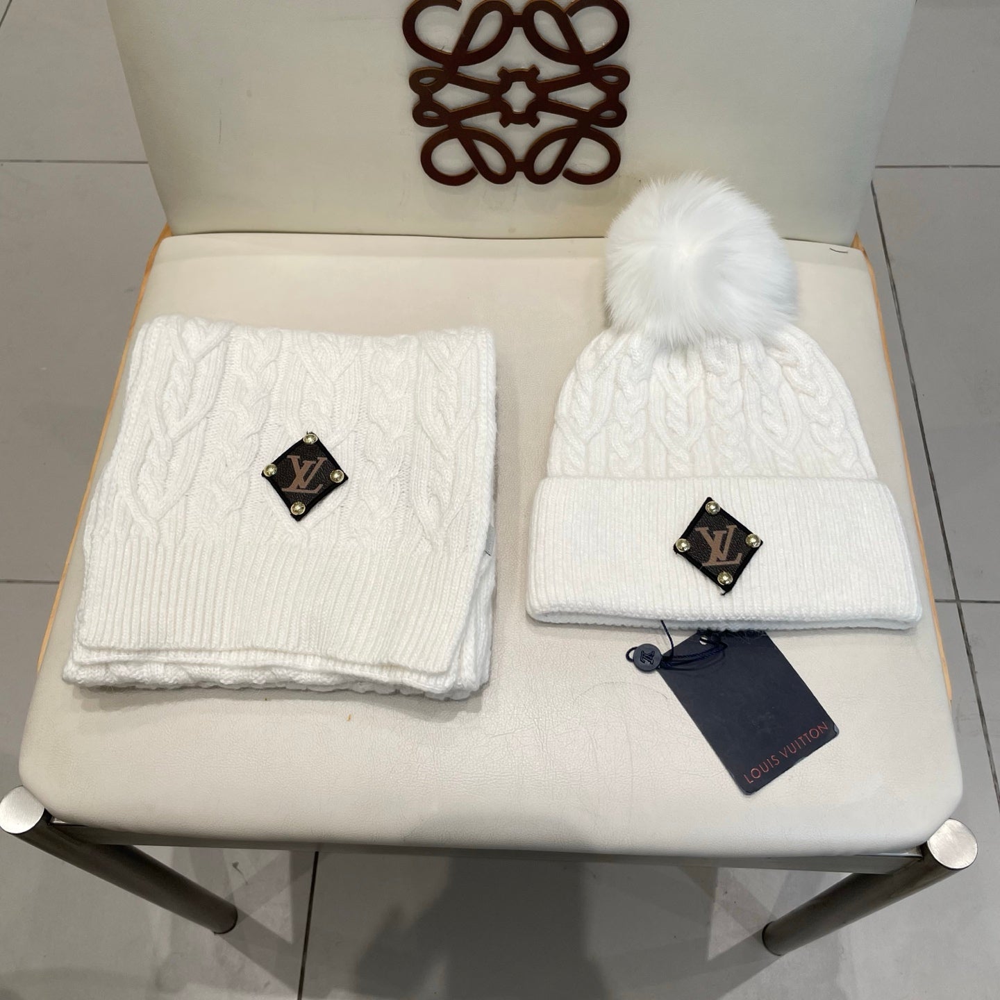 China Replica LV Scarf 58usd Only