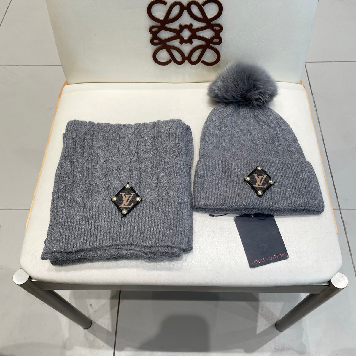 China Replica LV Scarf 58usd Only