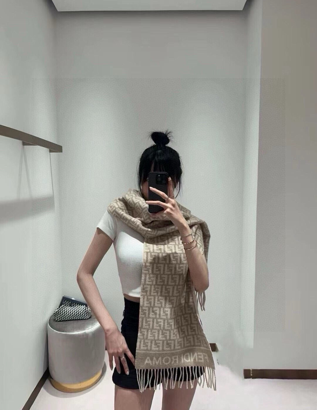 China Replica Fendi Scarf 40usd Only