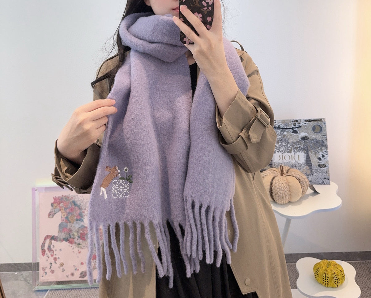 China Replica Loewe Scarf 60usd Only