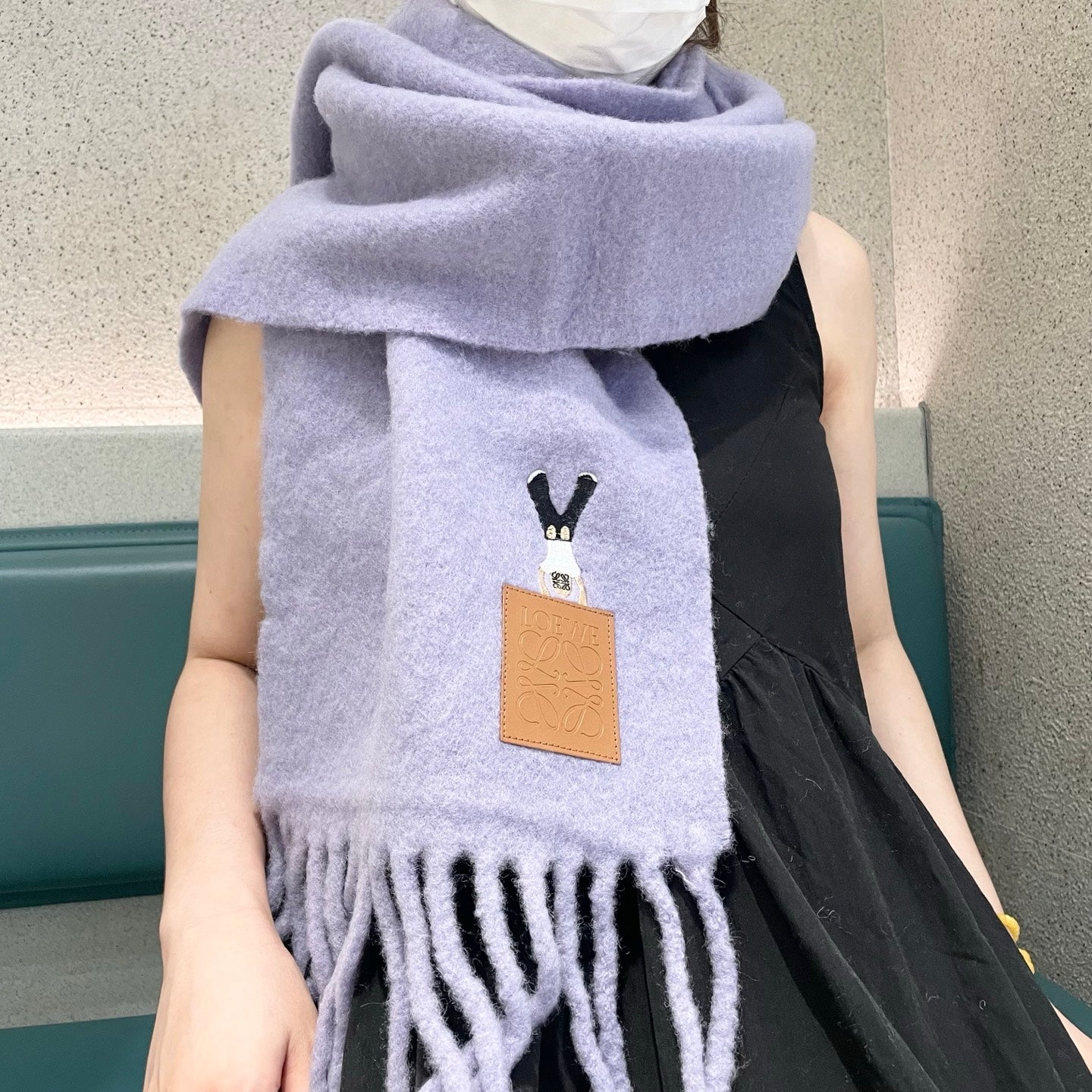 China Replica Loewe Scarf 60usd Only