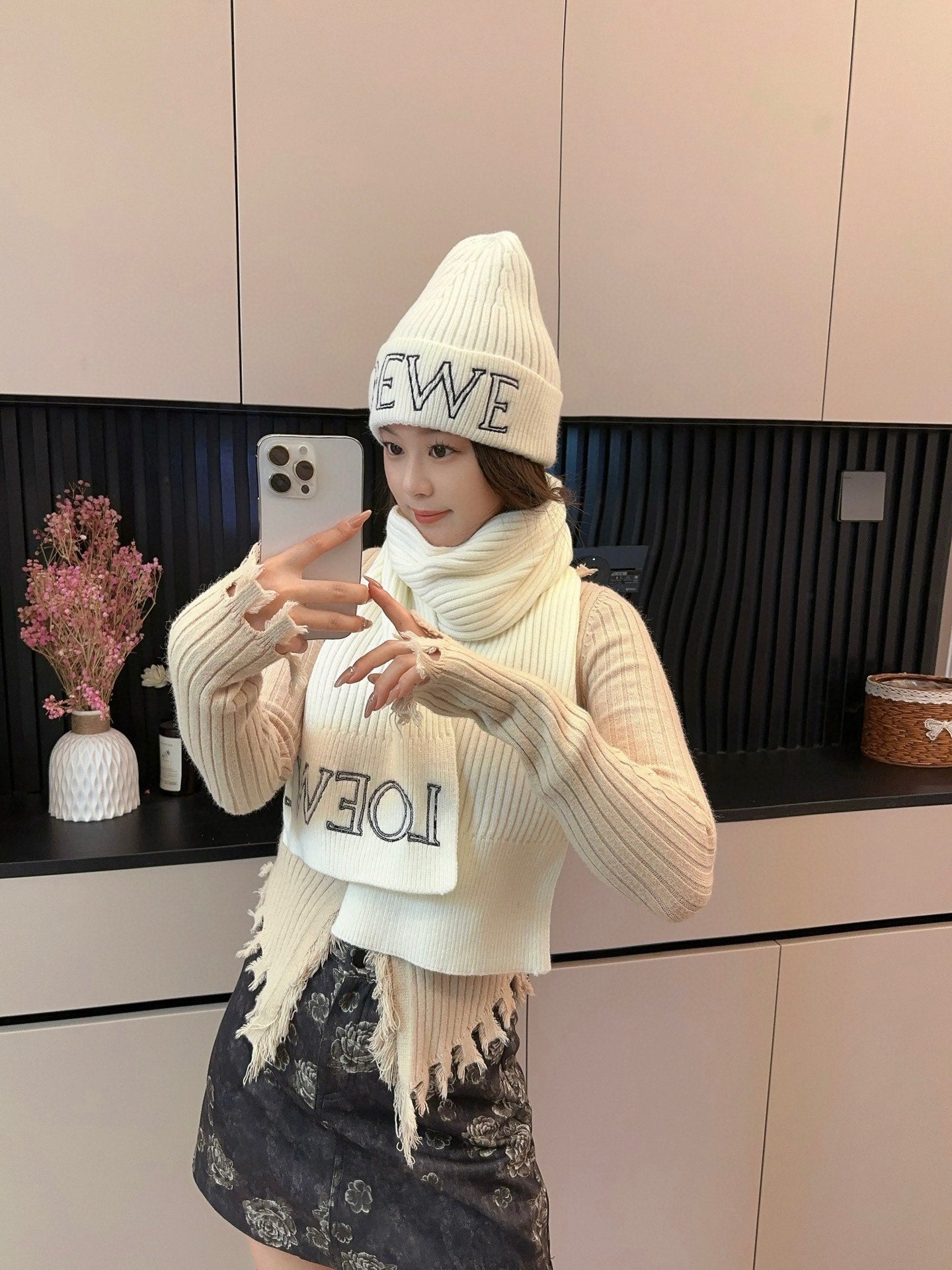 China Replica Loewe Scarf 42usd Only