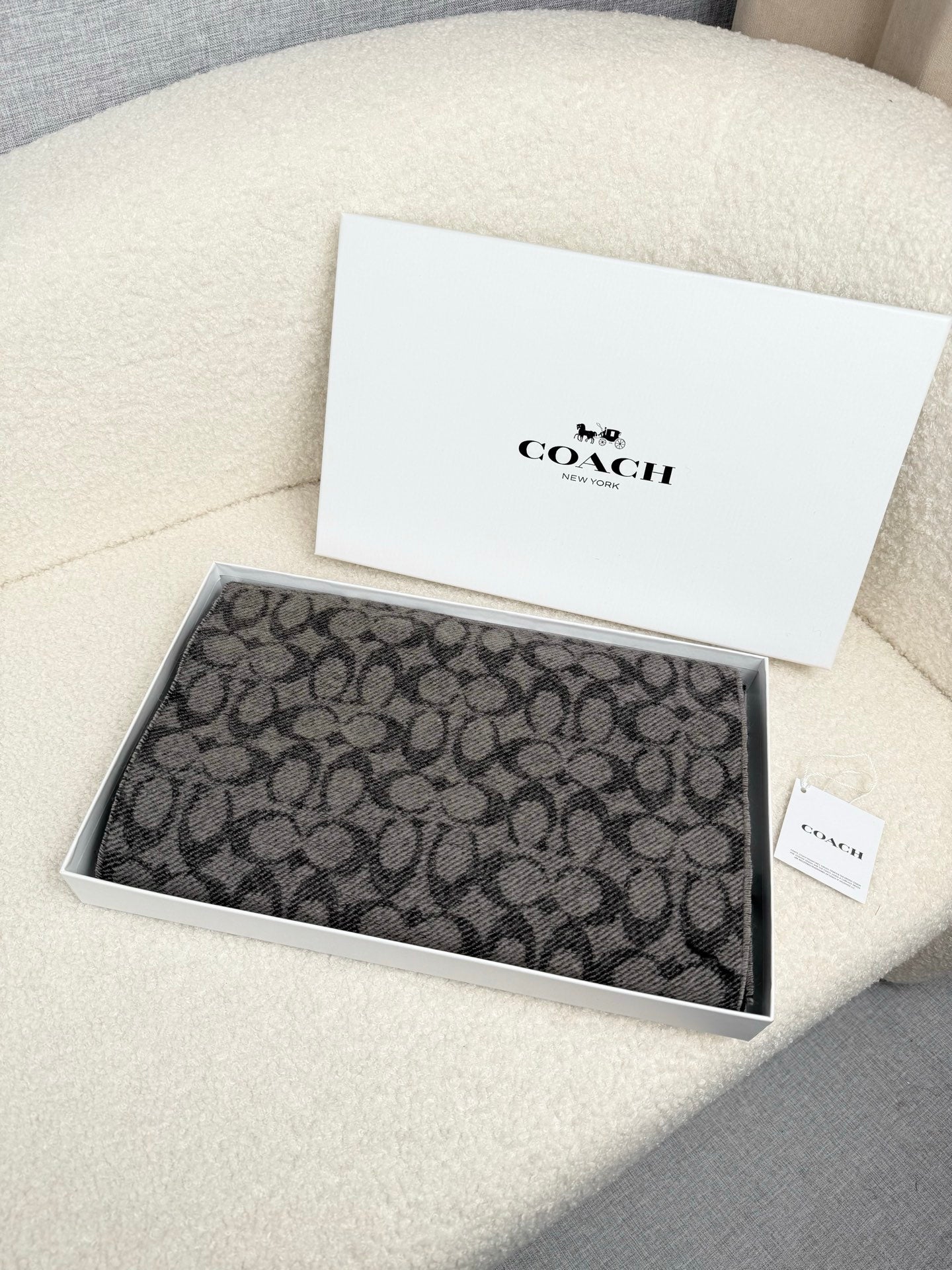 China Replica Gucci Scarf 46usd Only
