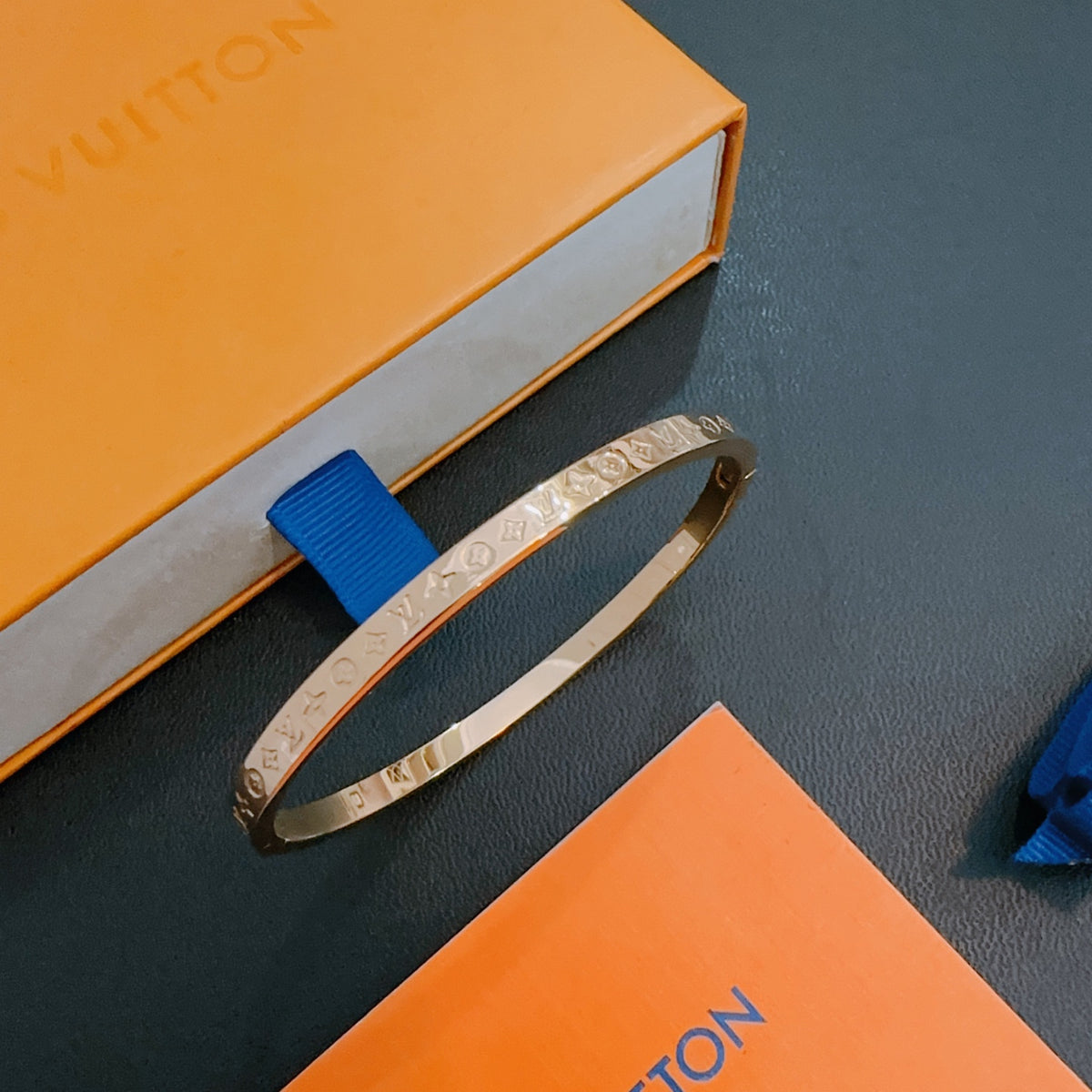 China Replica LV Bracelets 35usd Only