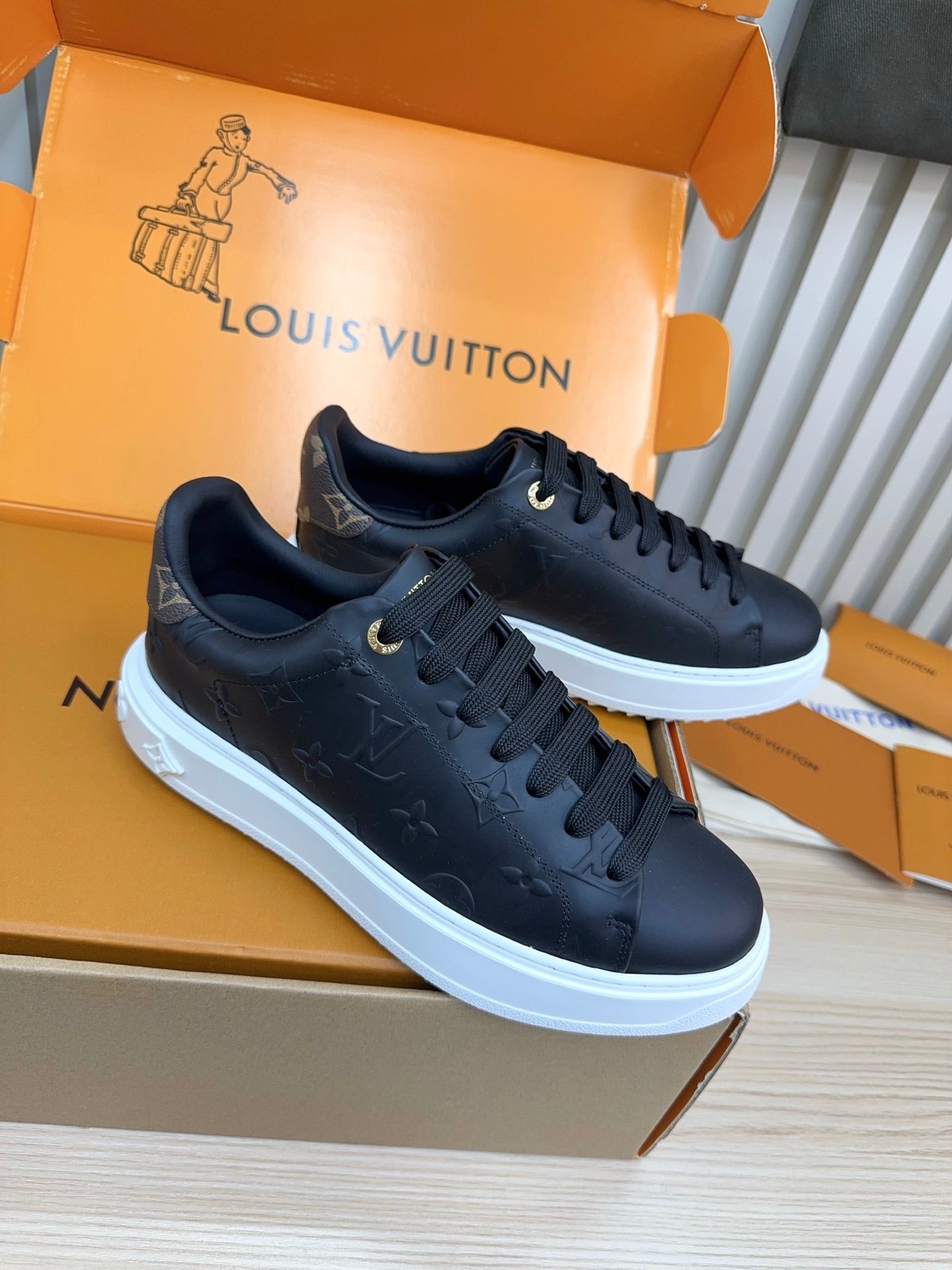 China Replica LV Women Shoes 108usd Only