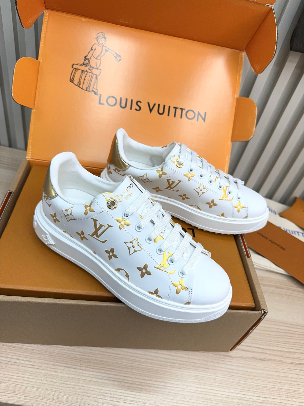 China Replica LV Women Shoes 108usd Only
