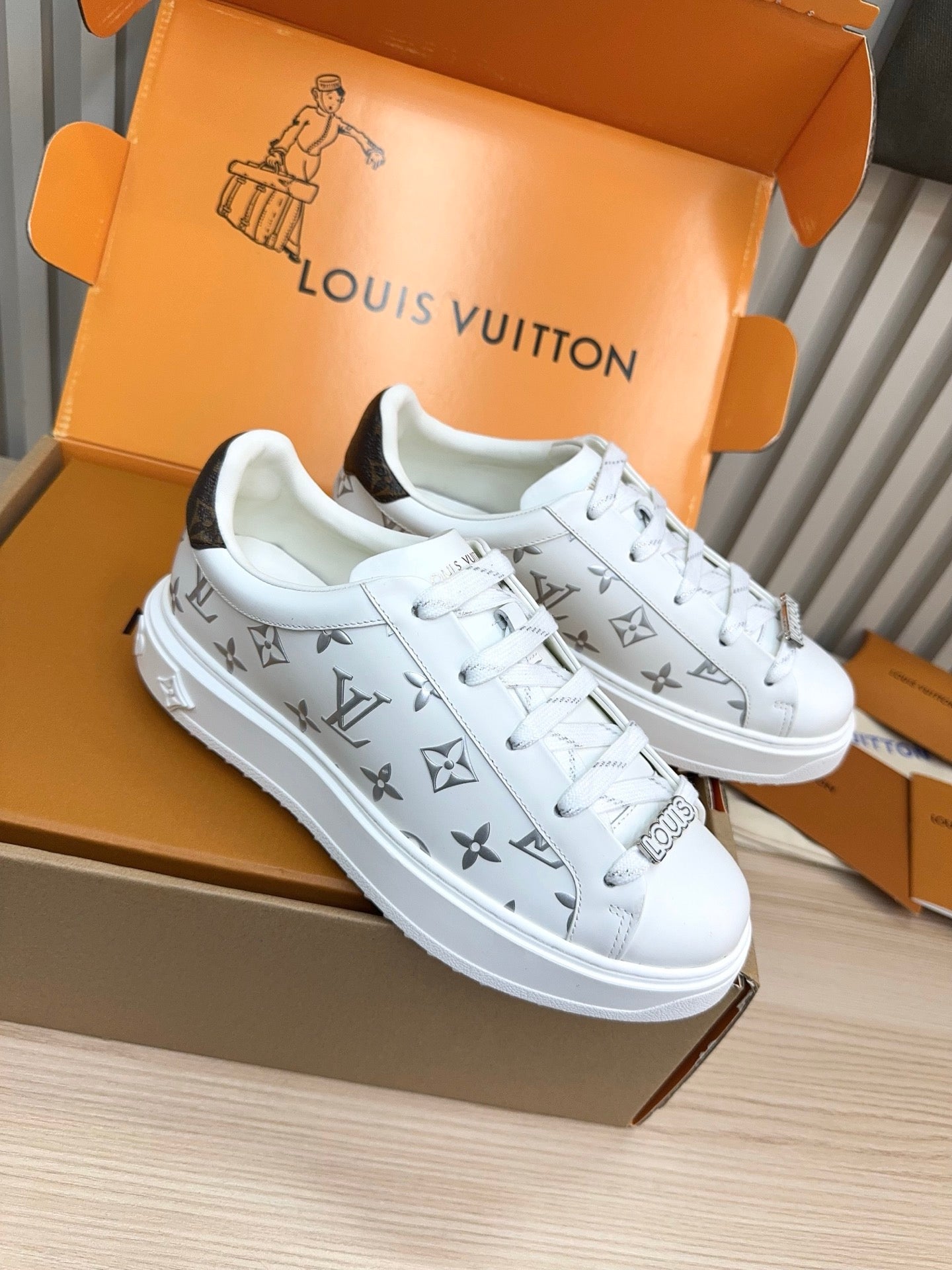 China Replica LV Women Shoes 108usd Only