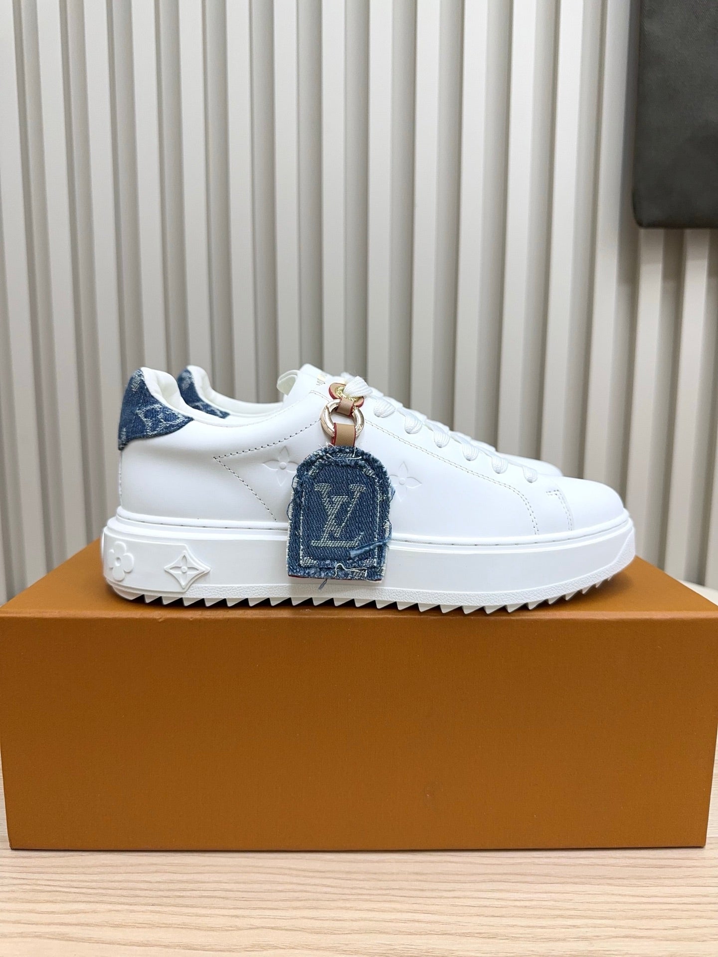 China Replica LV Women Shoes 112usd Only
