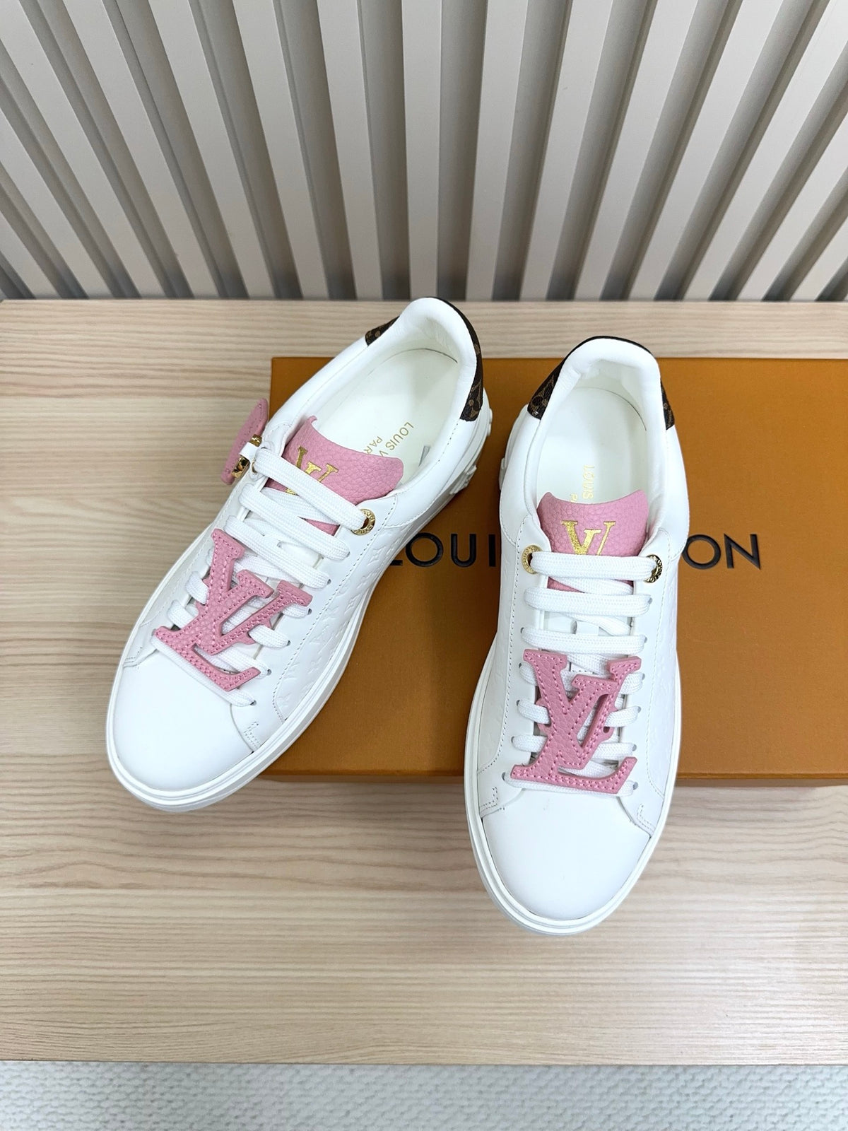 China Replica LV Women Shoes 112usd Only
